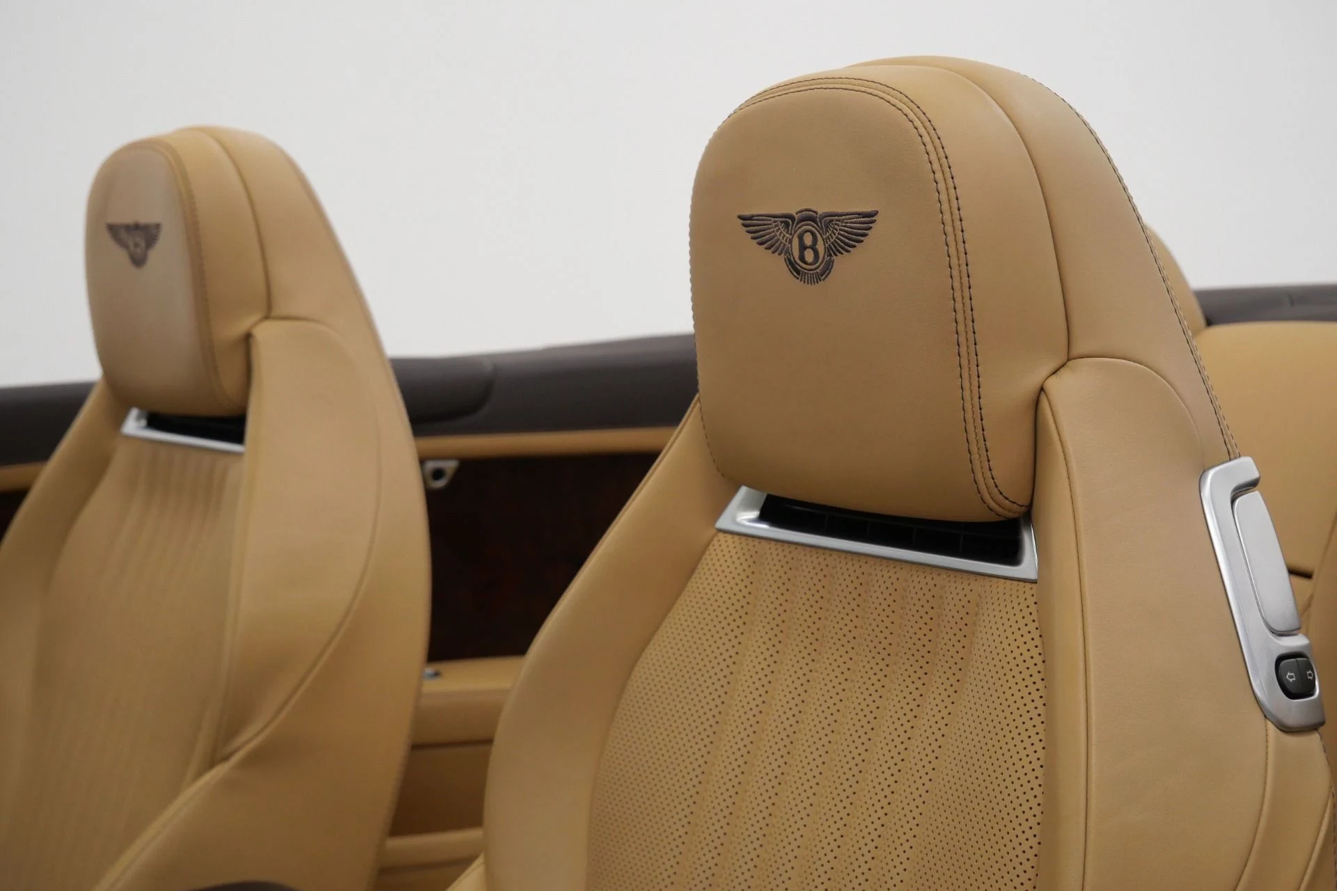 mph022_2007594117_Used_2018_Bentley_Continental_GTC_W12_Extended_Burl_Veneers_Low_Miles_1781289953_c442eb7360