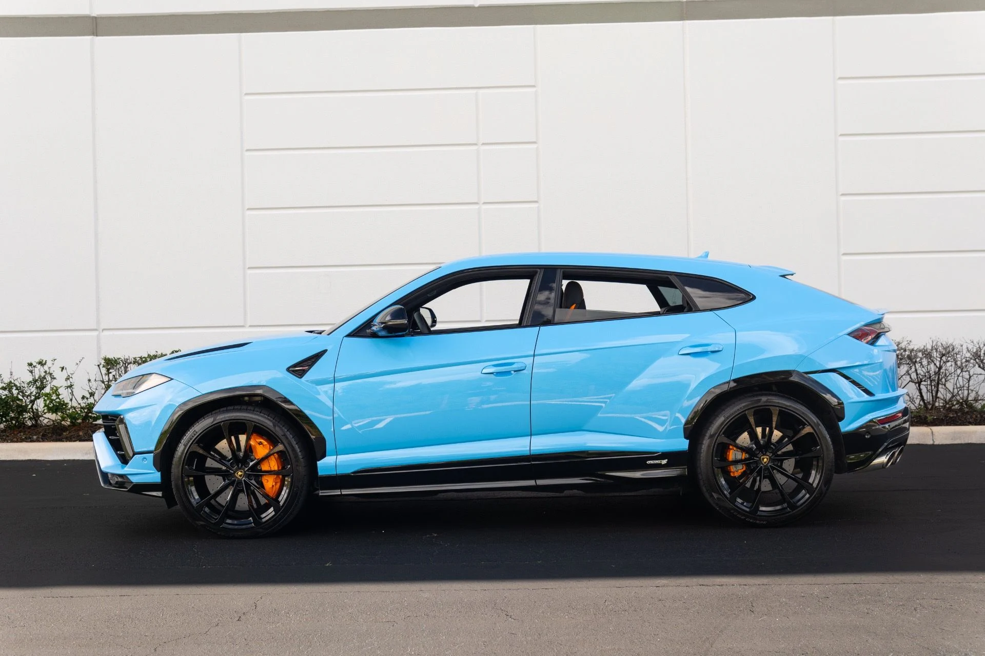 mph022_2008190791_Used_2024_Lamborghini_Urus_S_1773951175_6eb42f5994