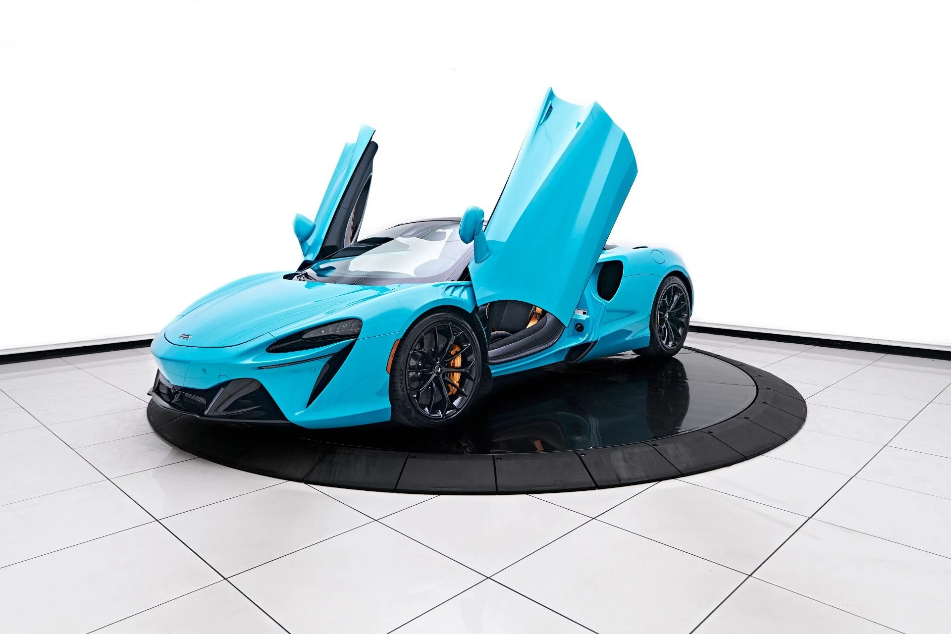 mph022_2015638685_Used_2025_Mc_Laren_Artura_1755992020_65bd6bfe62