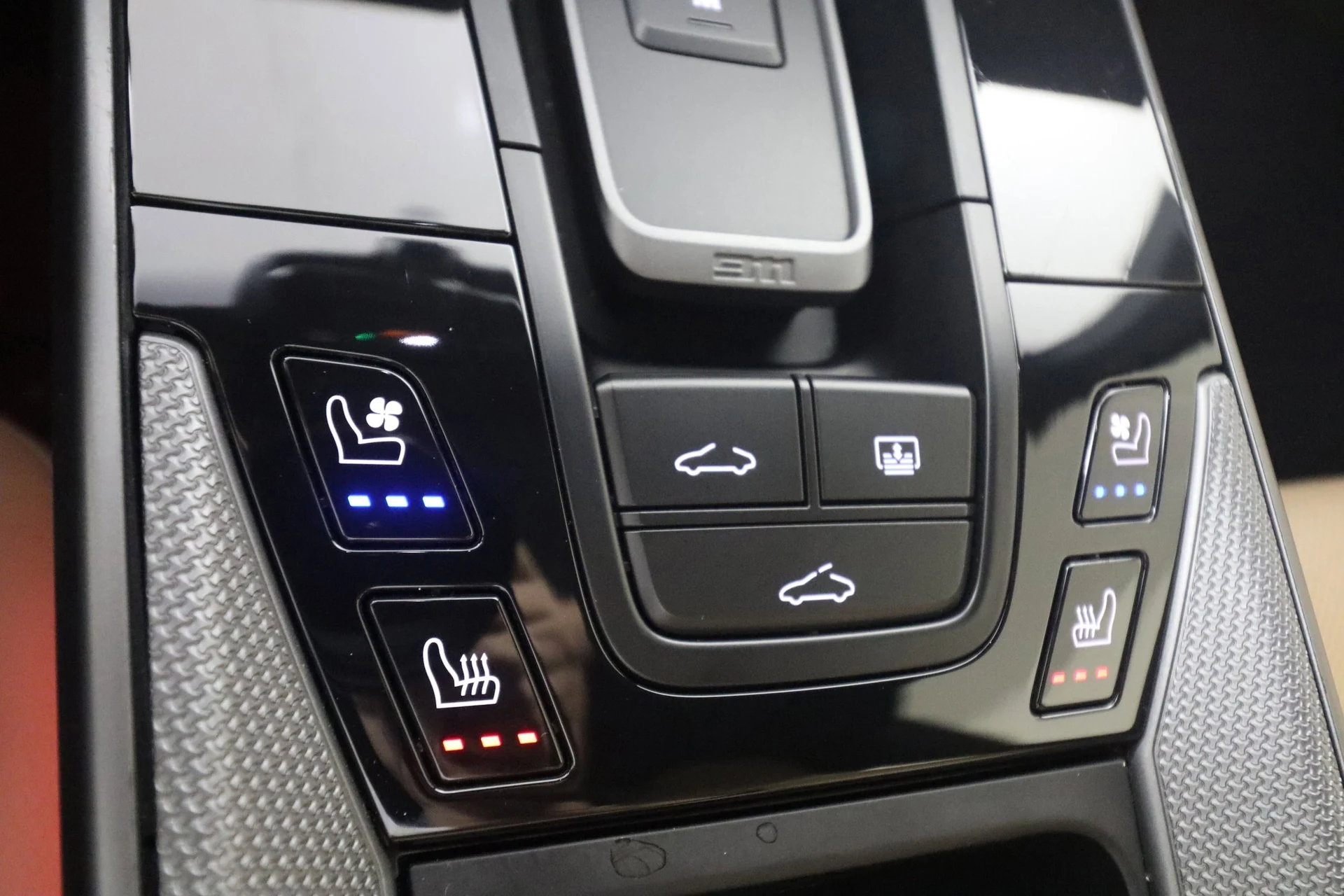 mph022_2016568059_417f549c4db9318737f1fca394250f4ax_612c3784a8