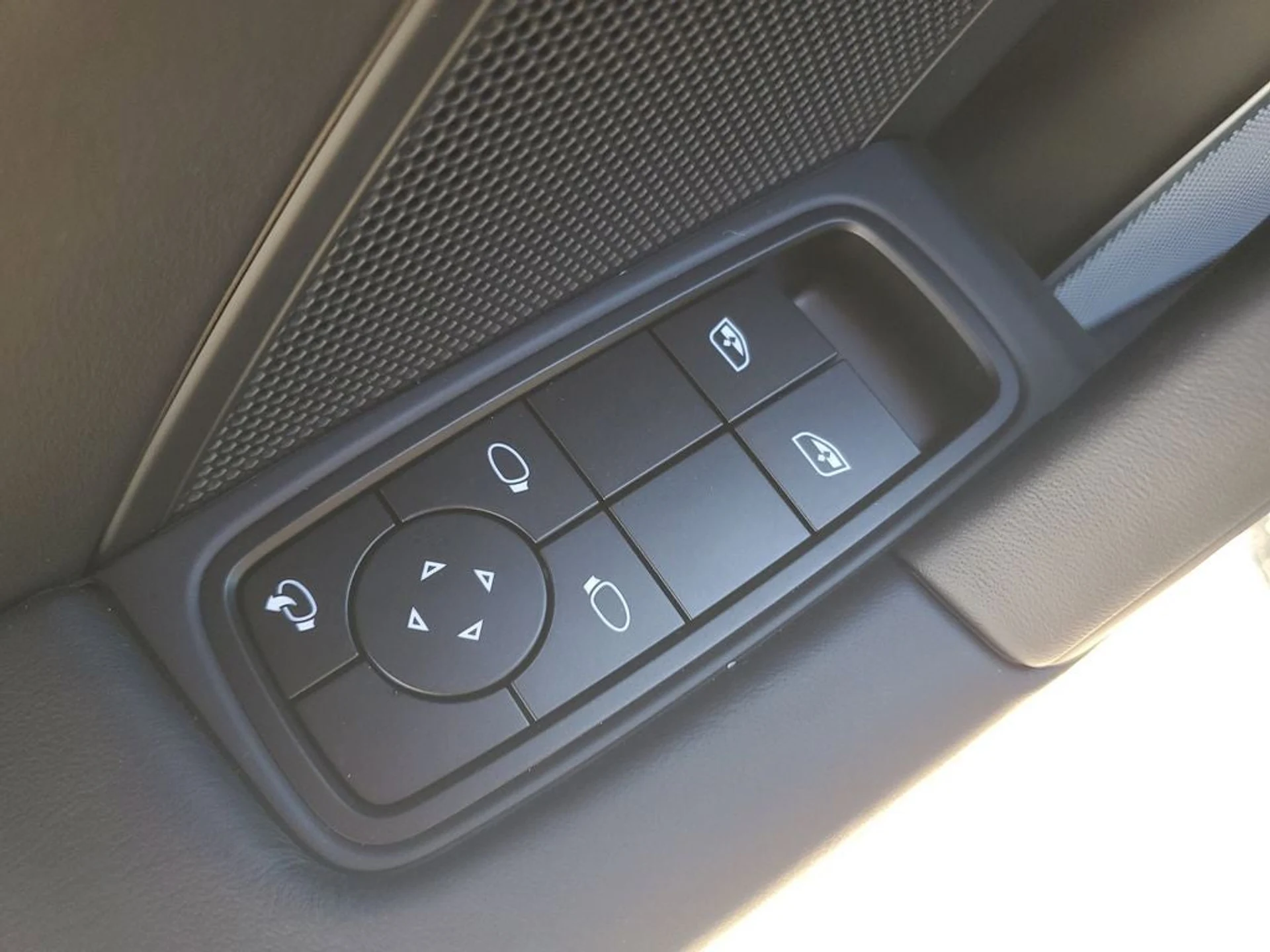 mph022_2018590297_23_f9048ad873