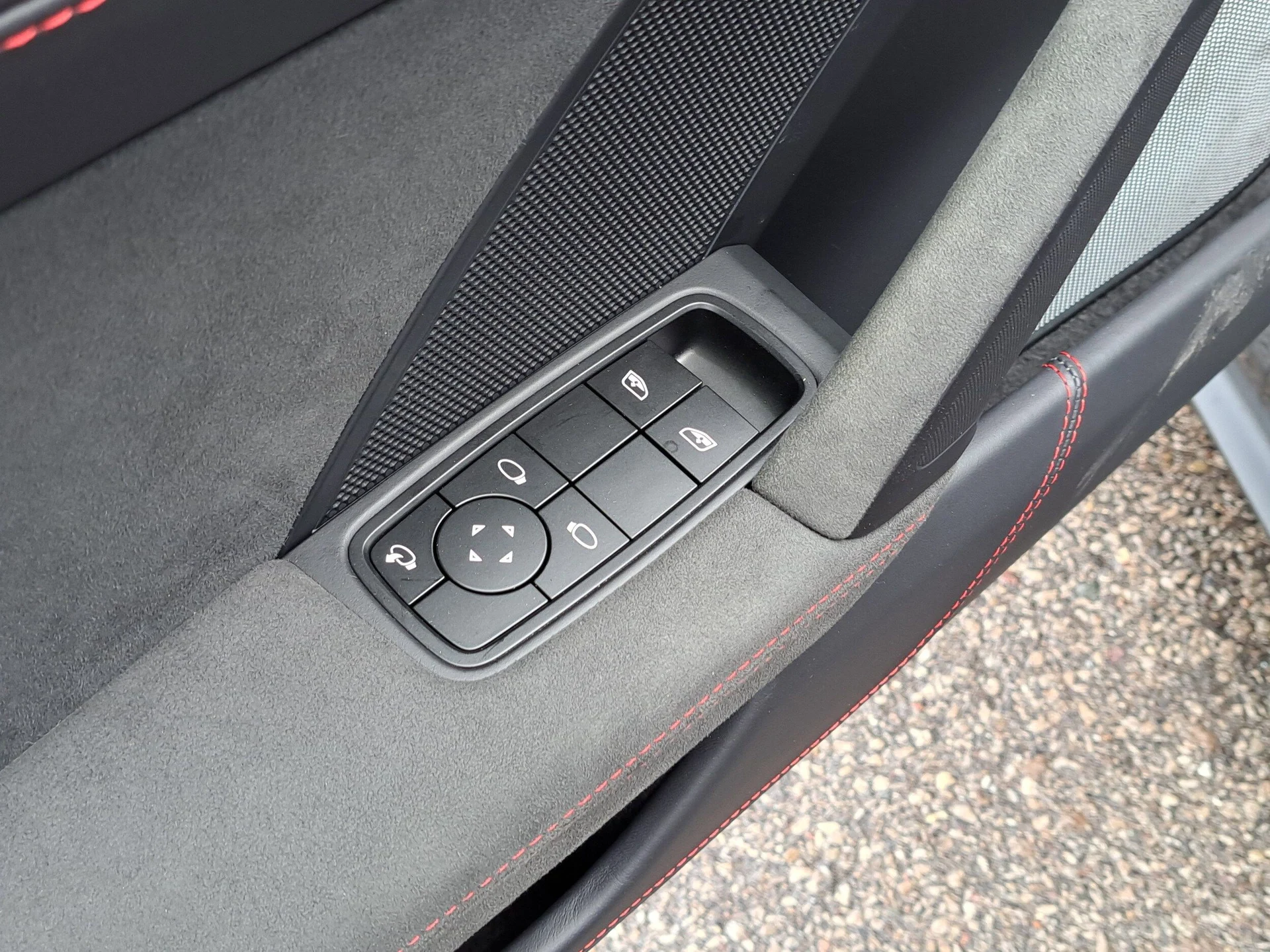 mph022_2020793447_341509a6a50a7db6bdb64b61e55fdaf9x_a6a2daf315