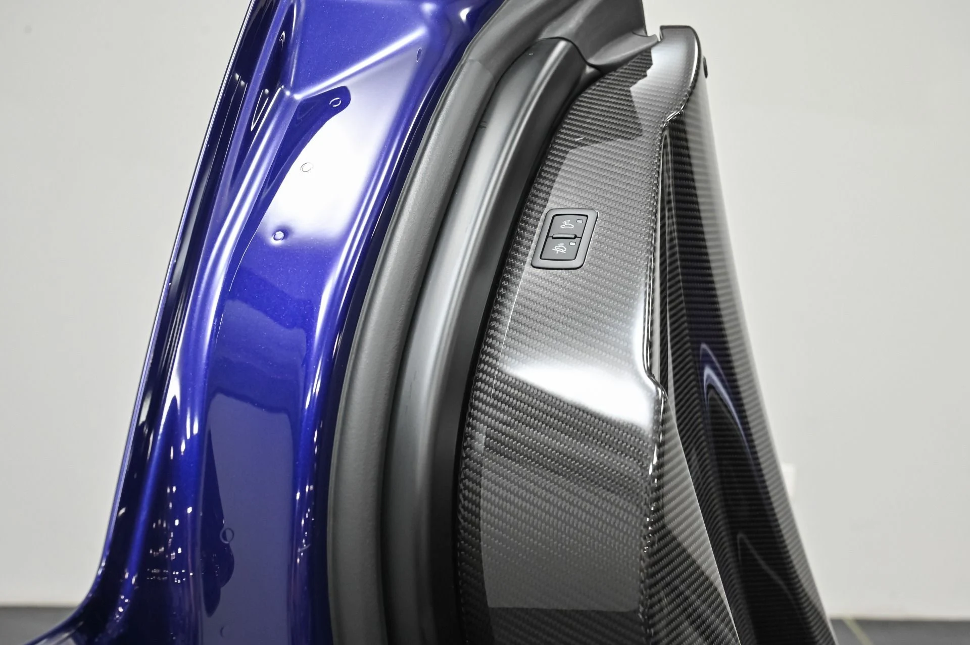 mph022_2023092051_Used_2019_Lamborghini_Aventador_SVJ_1760550459_f8c6757db7