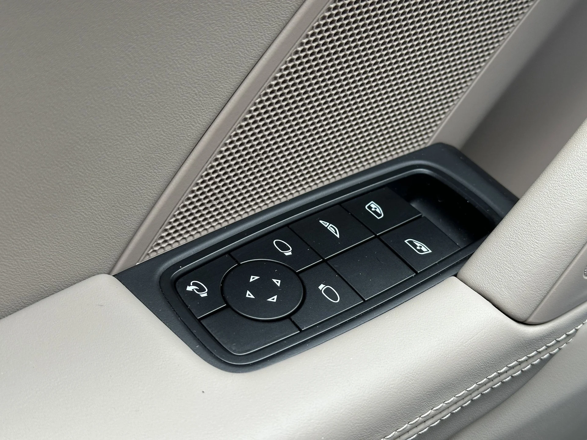 mph022_2023099582_d6815f6142b7fb16bf0e24510519a6a1x_5dc8bff64c