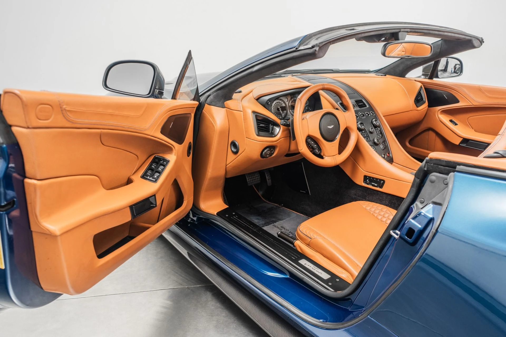 mph022_2024128532_Used_2016_Aston_Martin_Vanquish_Volante_Low_Miles_Amazing_Color_Combination_1785262307_e0672bf649