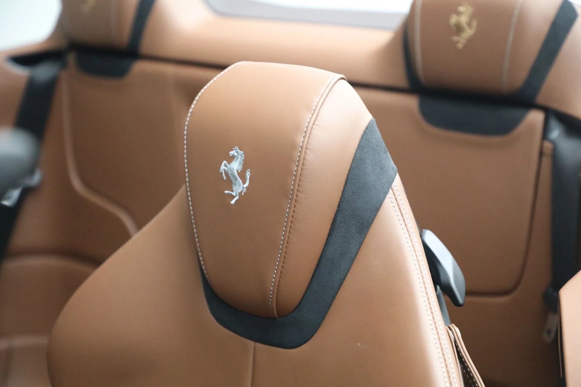 mph022_2025467703_Used_2025_Ferrari_Roma_Spider_1767969069_c605b99db5