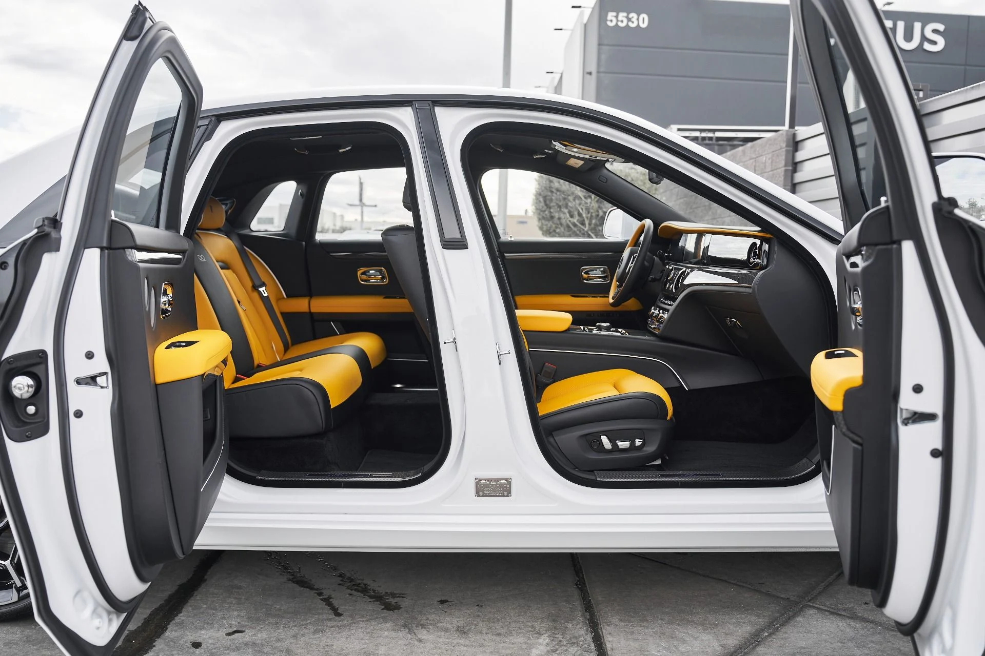 mph022_2027044532_Used_2025_Rolls_Royce_Ghost_Black_Badge_1763167769_3baba874ad