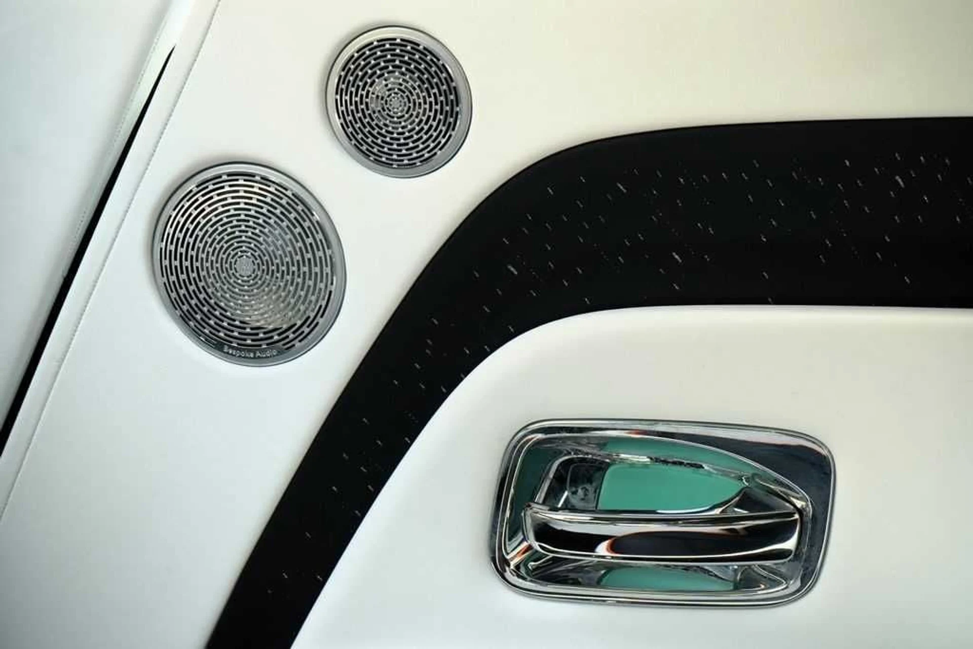 mph022_2038300854_c4b8aff800af10ce053188a6063656e7x_380d8aa2c0