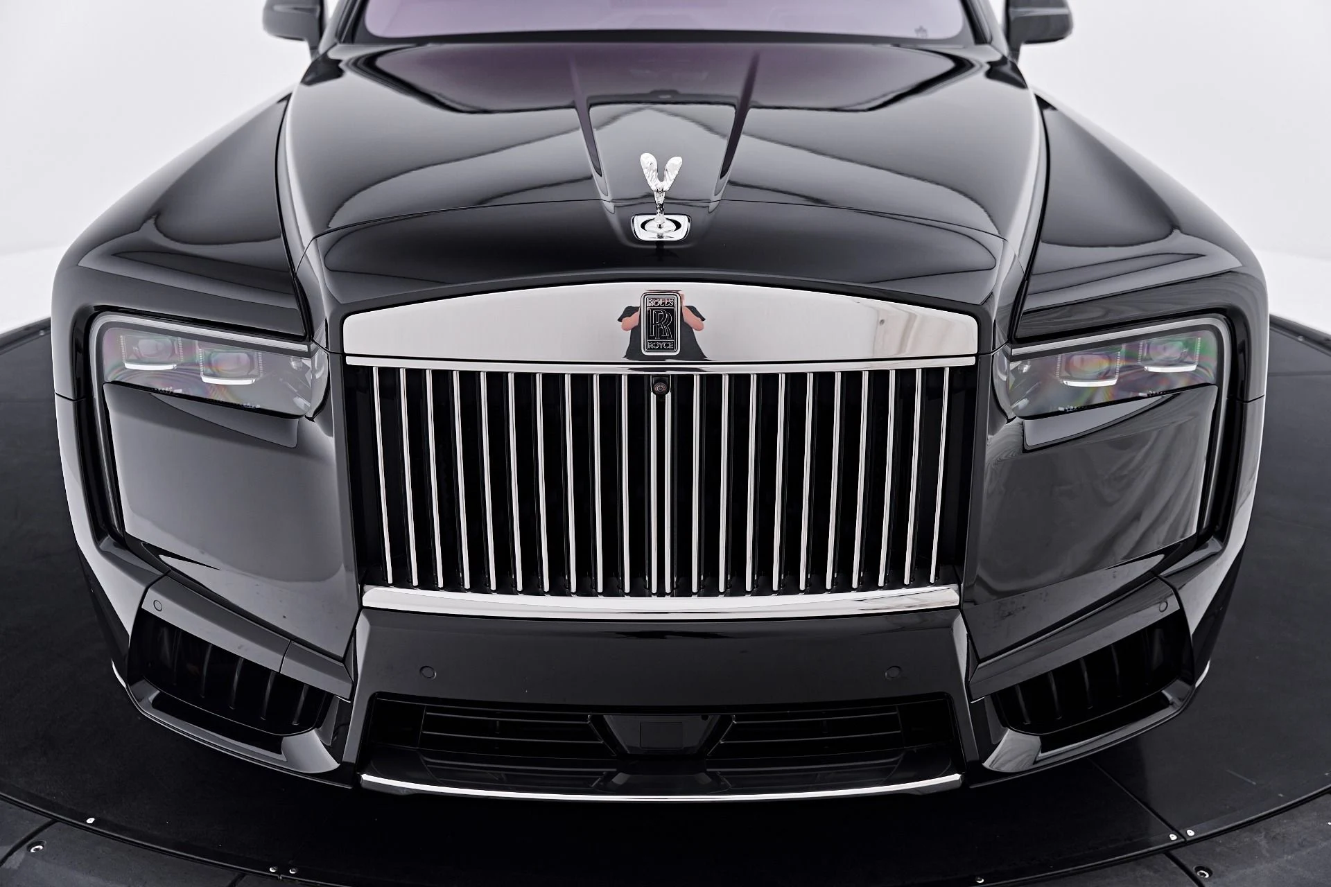 mph022_204001052_Used_2025_Rolls_Royce_Cullinan_1786122770_7ad92003e7