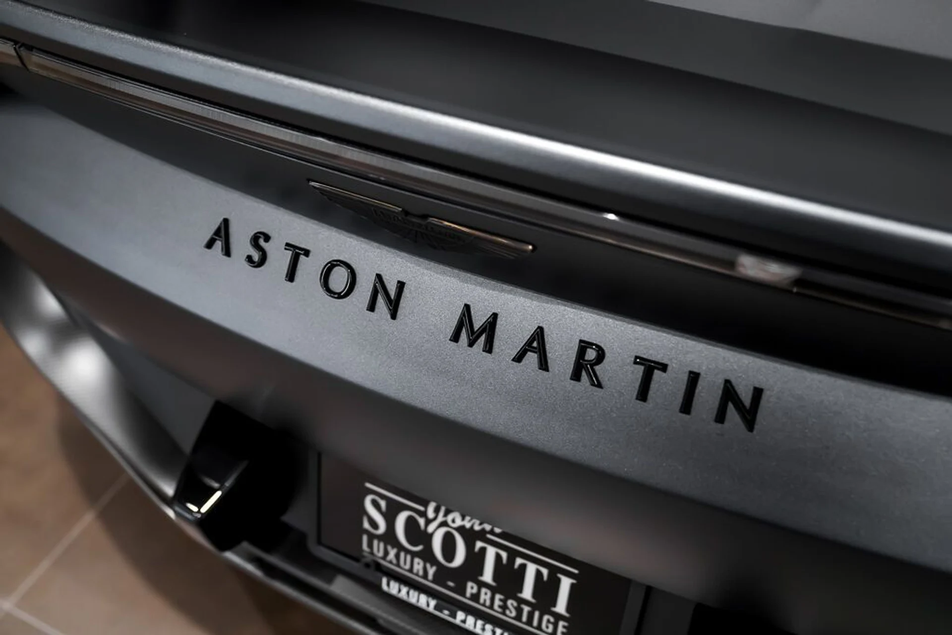 mph022_2043078003_aston_martin_vantage_2023_jpg_v_1758918548_aa9d6cbf76