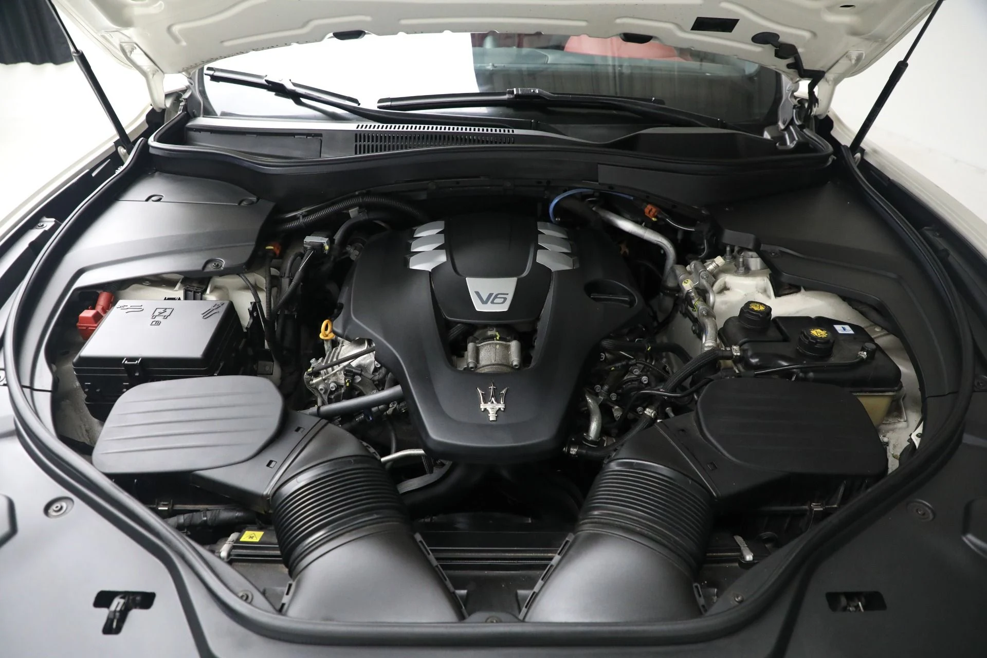 mph022_2043290960_Used_2022_Maserati_Levante_GT_bc85099da9