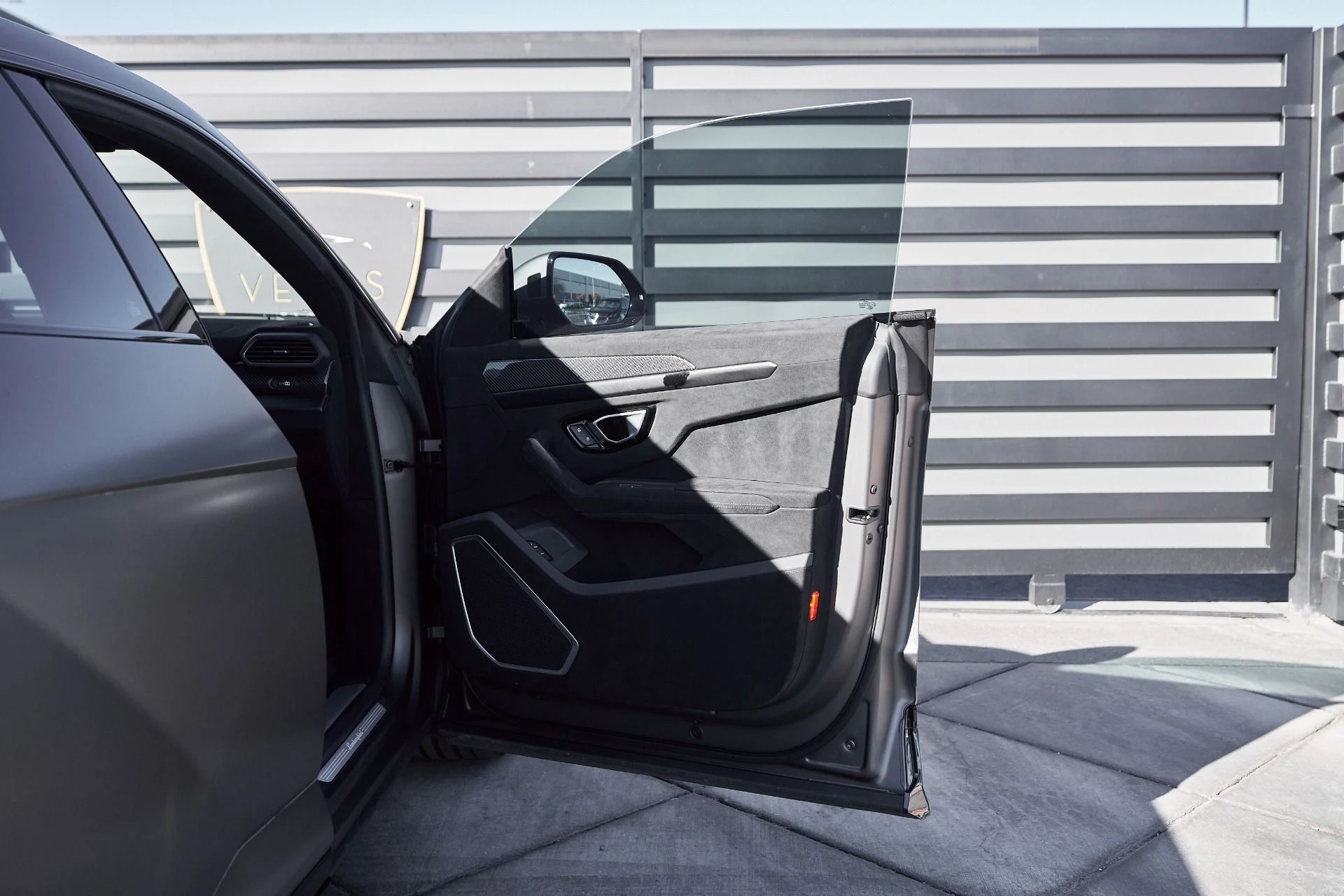 mph022_2043959516_Used_2023_Lamborghini_Urus_Performante_1761860726_66b0c93d86