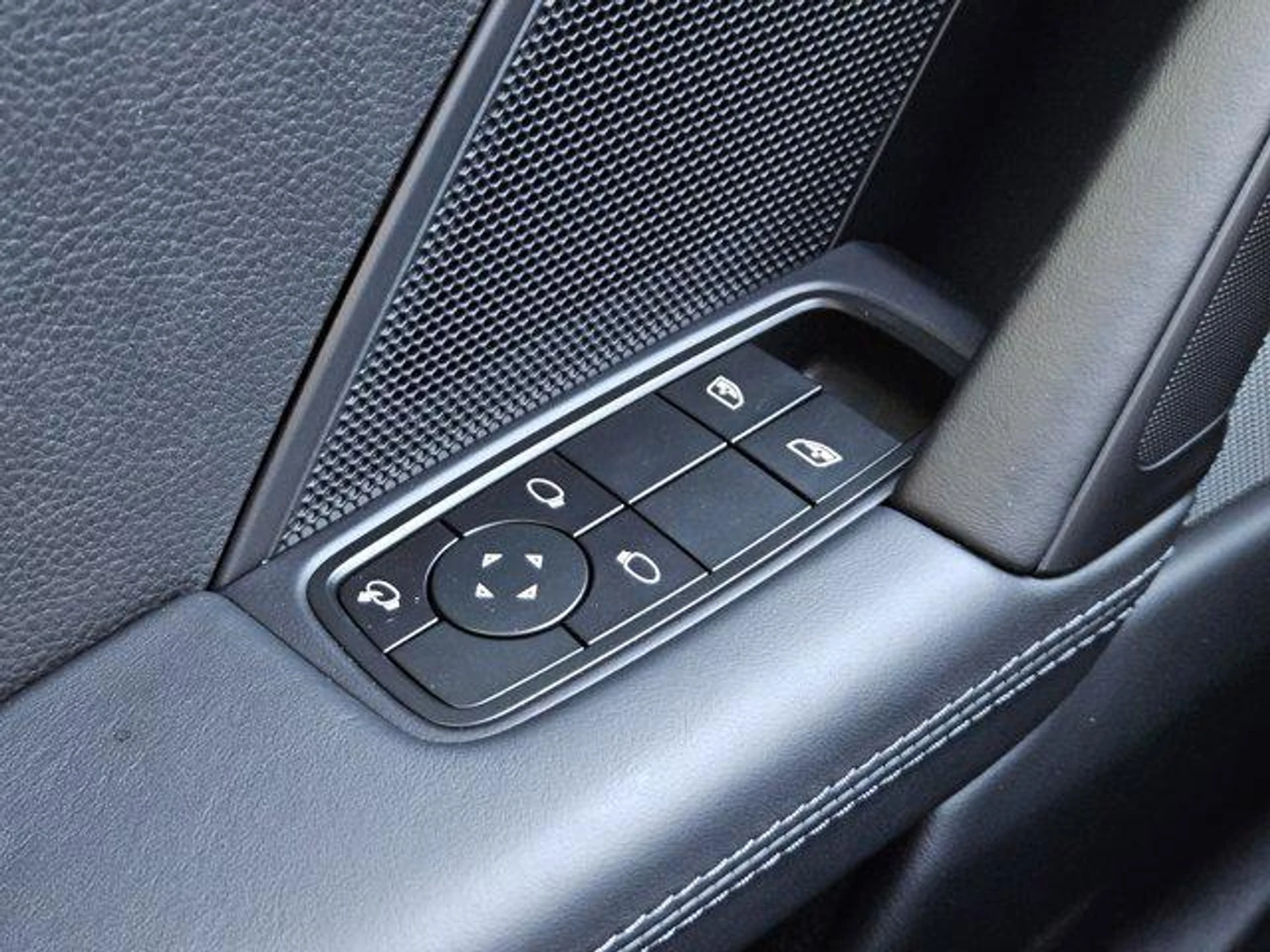 mph022_2044166855_D0_J9q_L5jmjb53de0d_OT_99q_Kjvxc_a6b8bdd3db