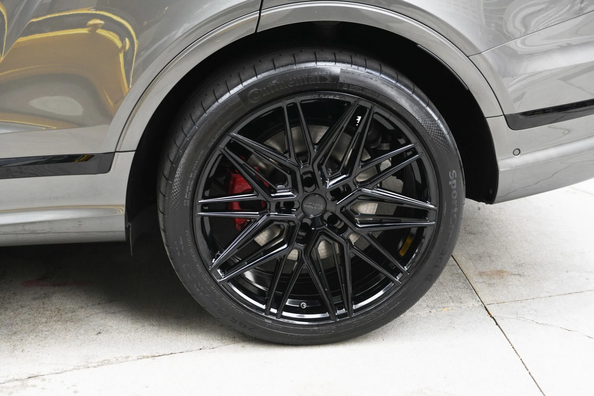 mph022_2054411249_Used_2021_Bentley_Bentayga_V8_1761946591_9418e1639f