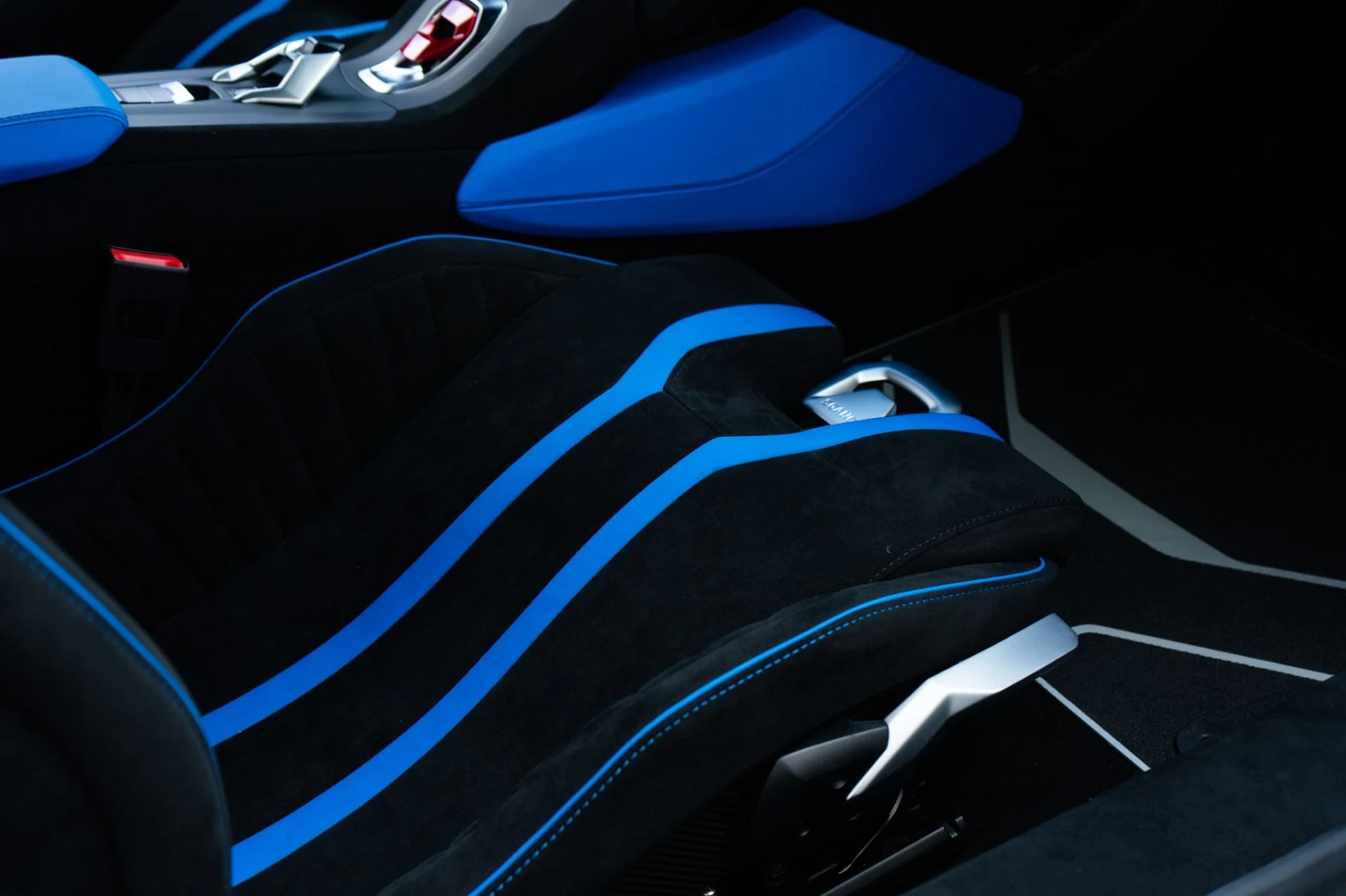mph022_2058752379_Used_2023_Lamborghini_Huracan_STO_1760737861_eab90a06be