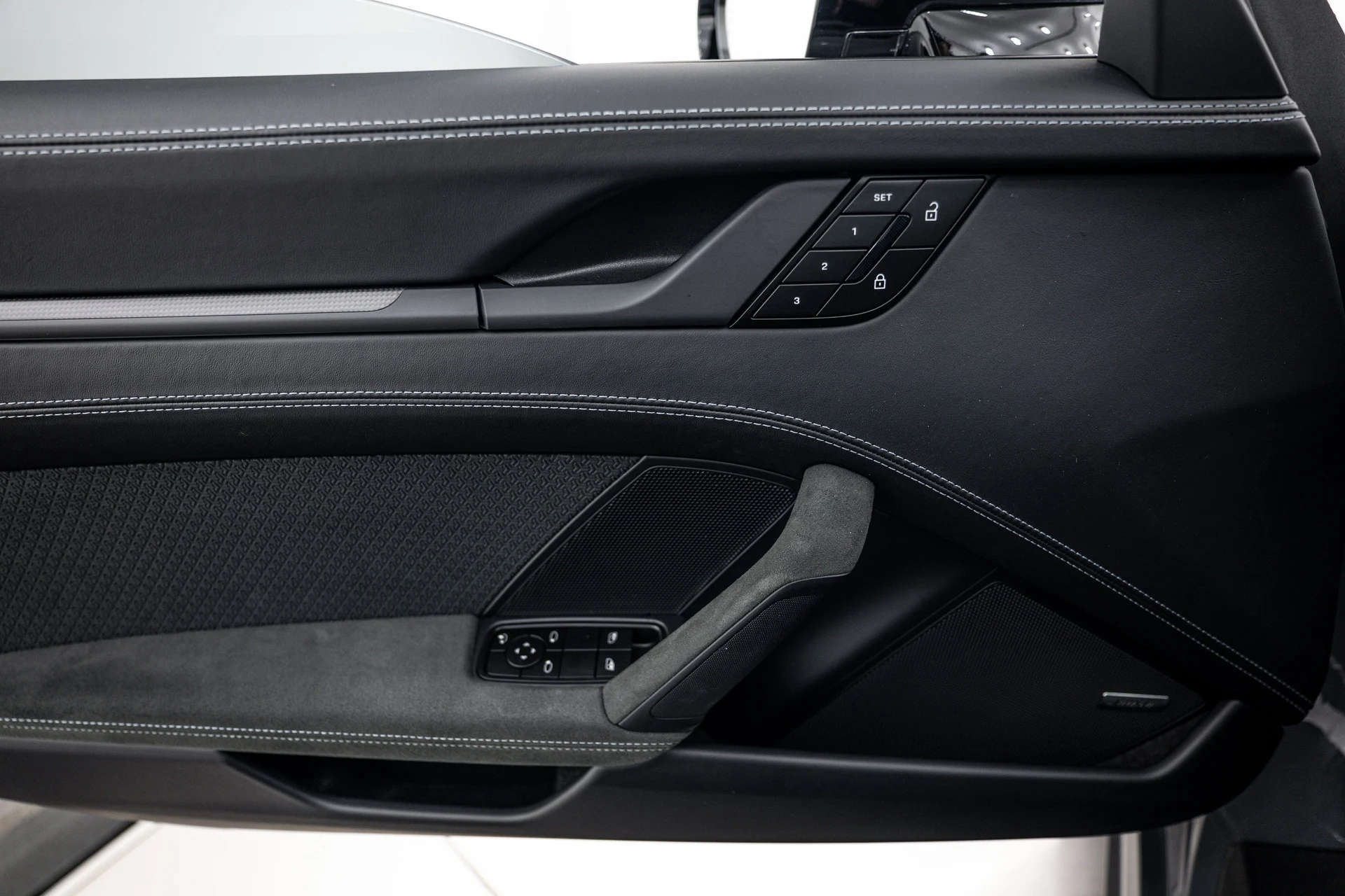 mph022_2061239549_8438784e2d0050a395a84cc1bf298890_a117926c30