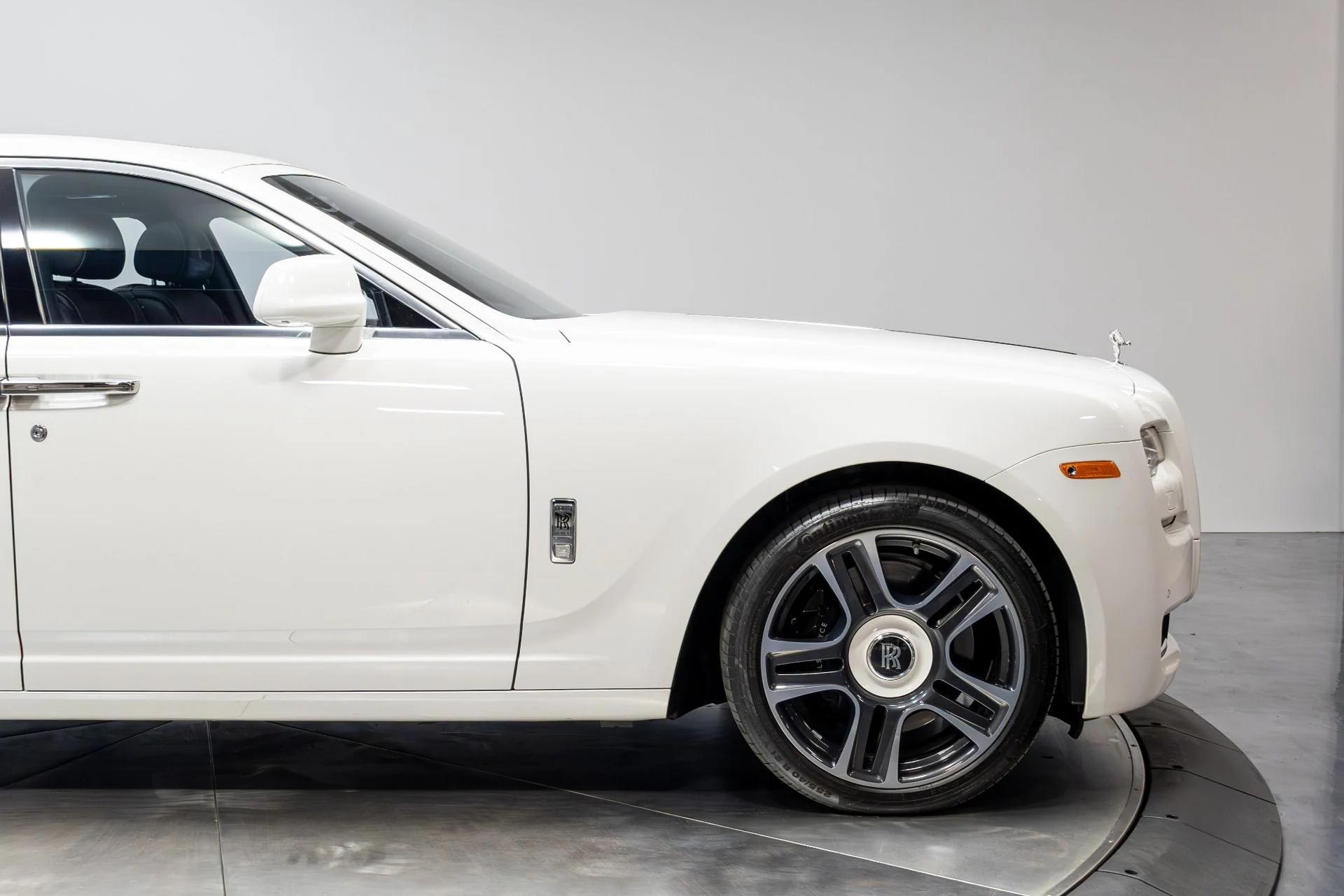 mph022_2064948186_Used_2016_Rolls_Royce_Ghost_1775019332_39c90a26ea