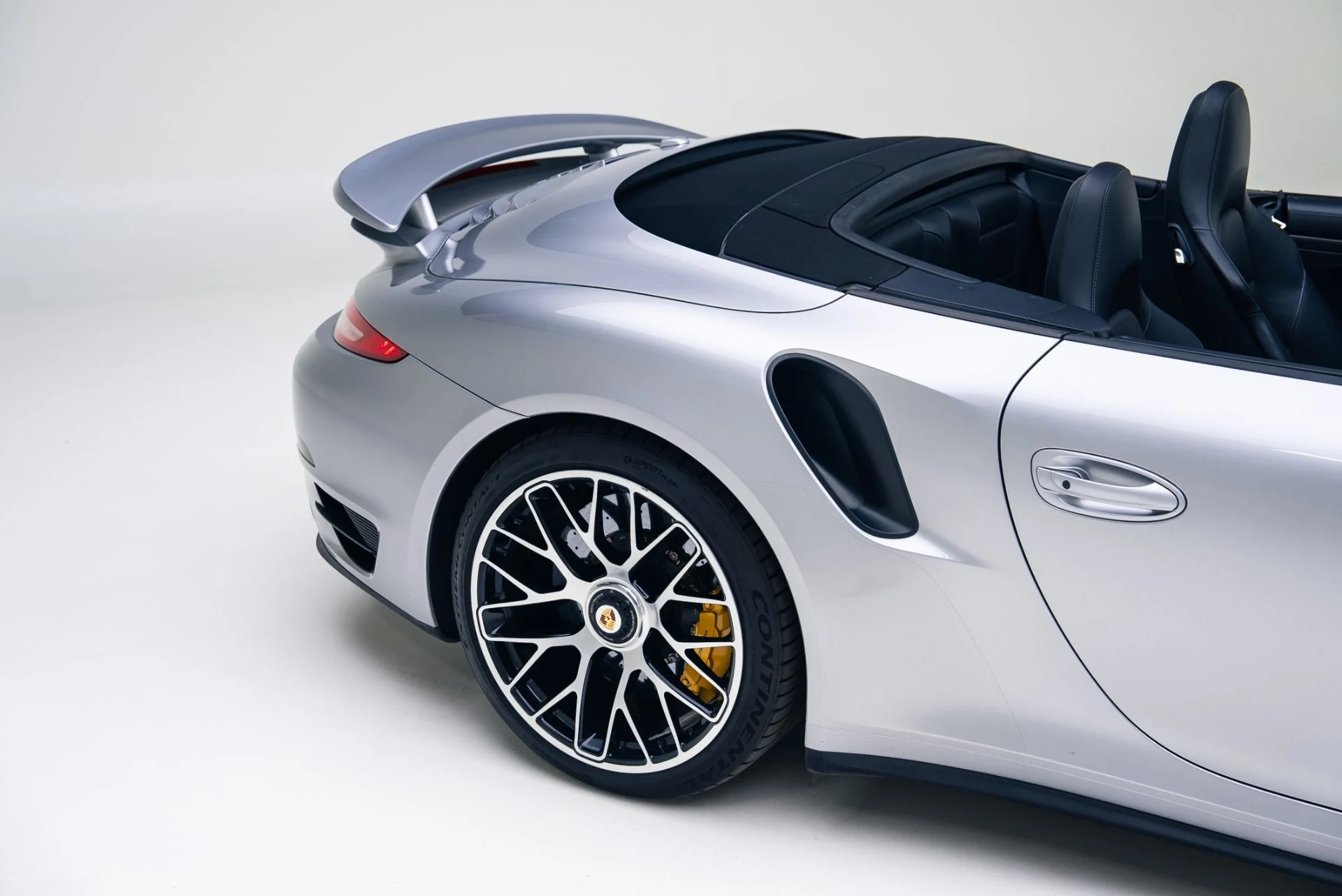 mph022_2066104800_Used_2016_Porsche_911_Turbo_S_1764978291_aae76812f2