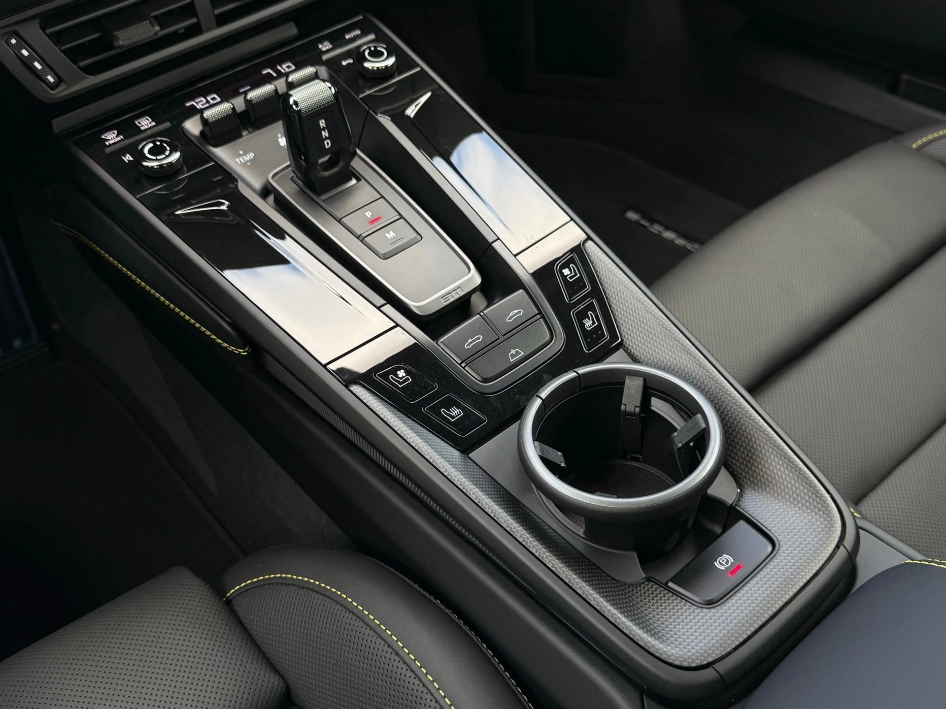 mph022_2068198204_f9361bfd41a618f324395f5f9d10779a_08d087b5ac