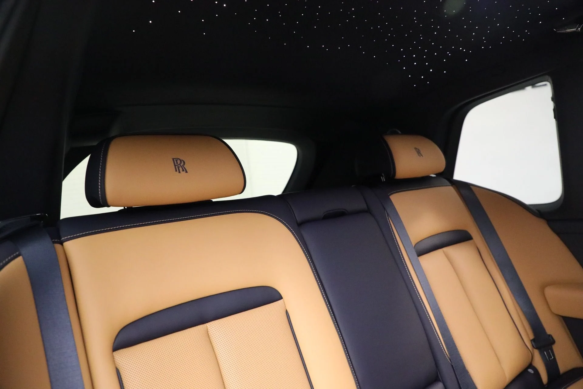 mph022_2069965891_New_2026_Rolls_Royce_Cullinan_beb843fc46