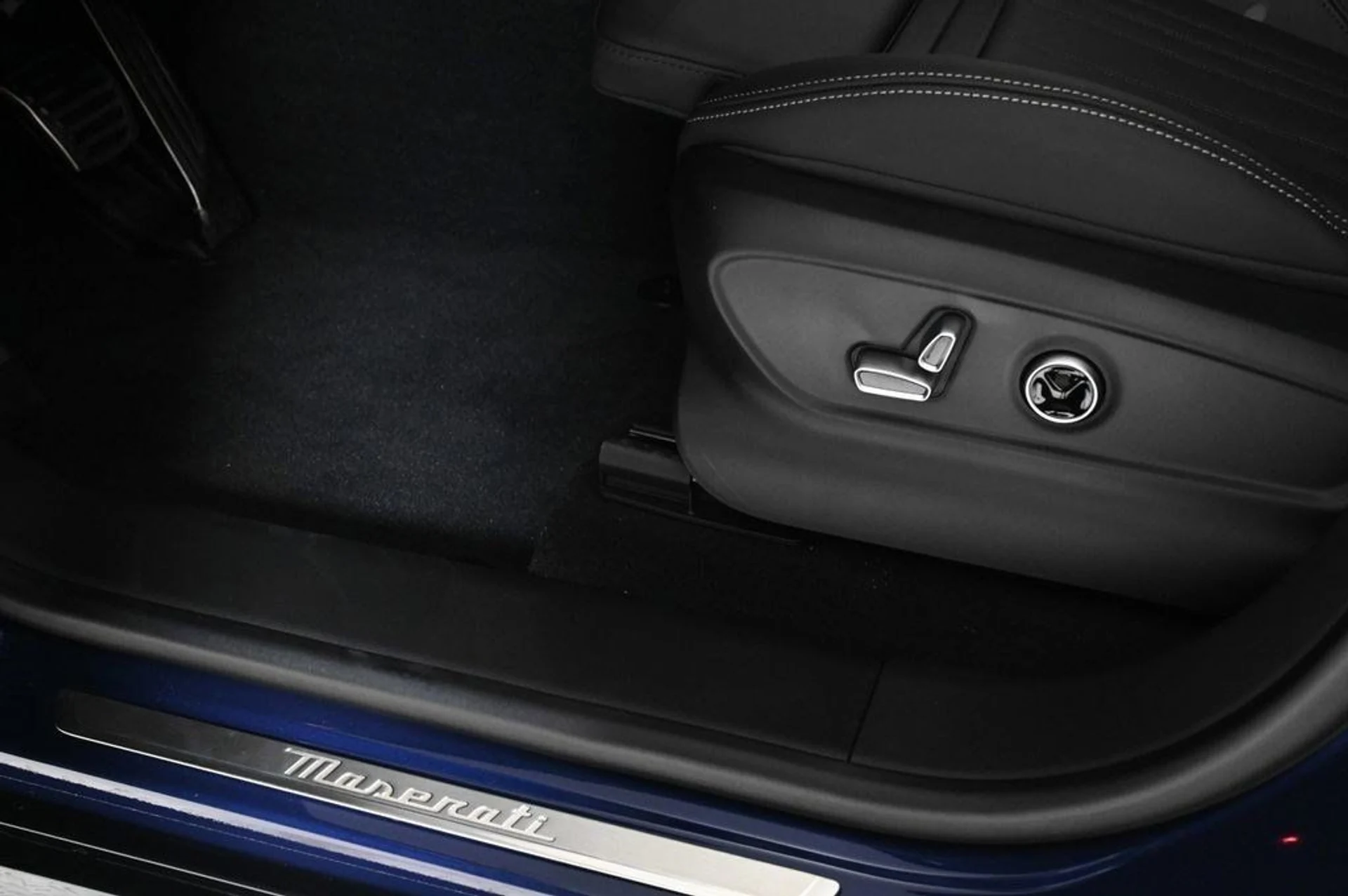 mph022_2071675839_new_2025_maserati_grecale_modenaawd_11350_22975684_22_1024_8630c6384c