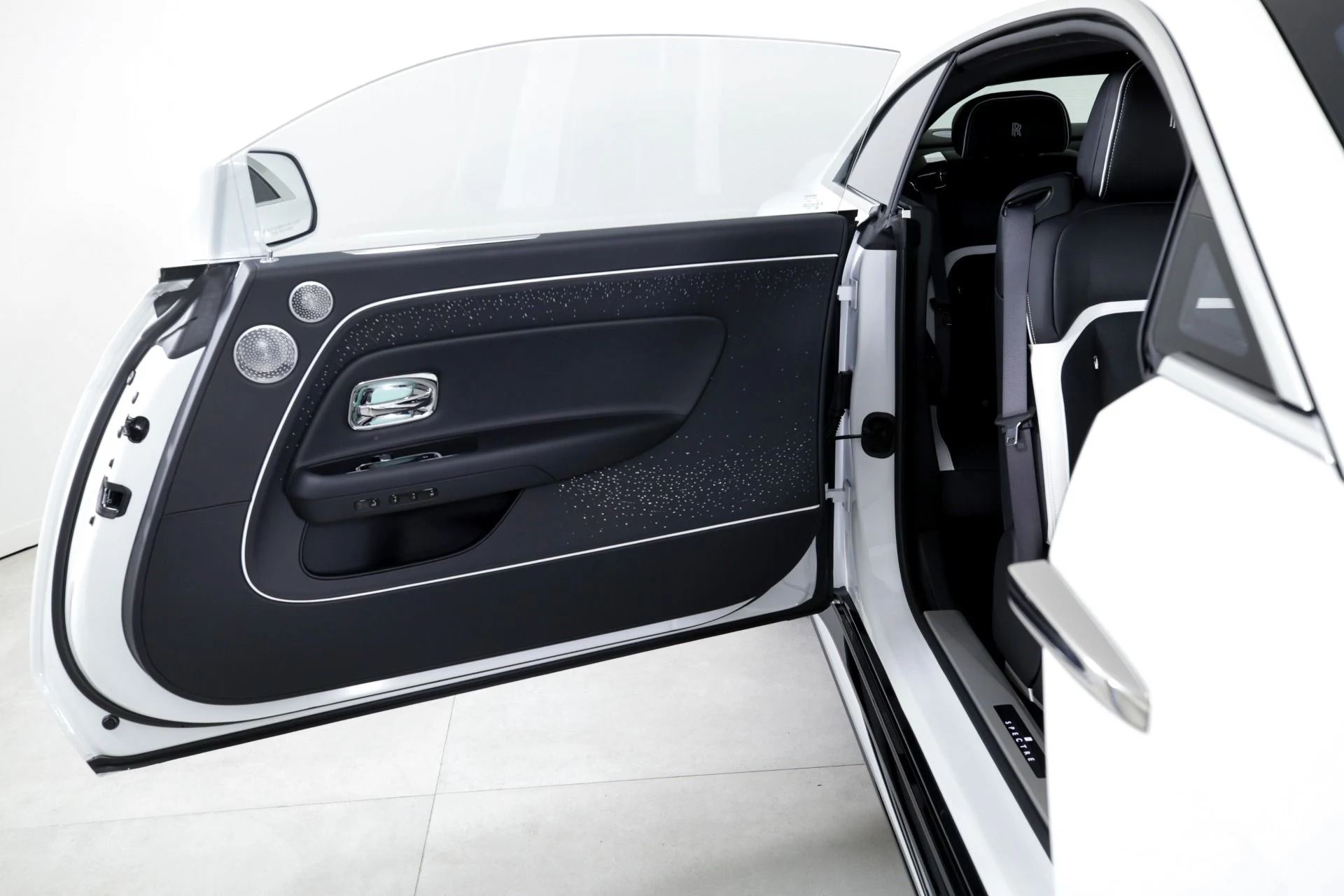 mph022_207257591_Used_2024_Rolls_Royce_Spectre_1709308315_a4a767aa6b