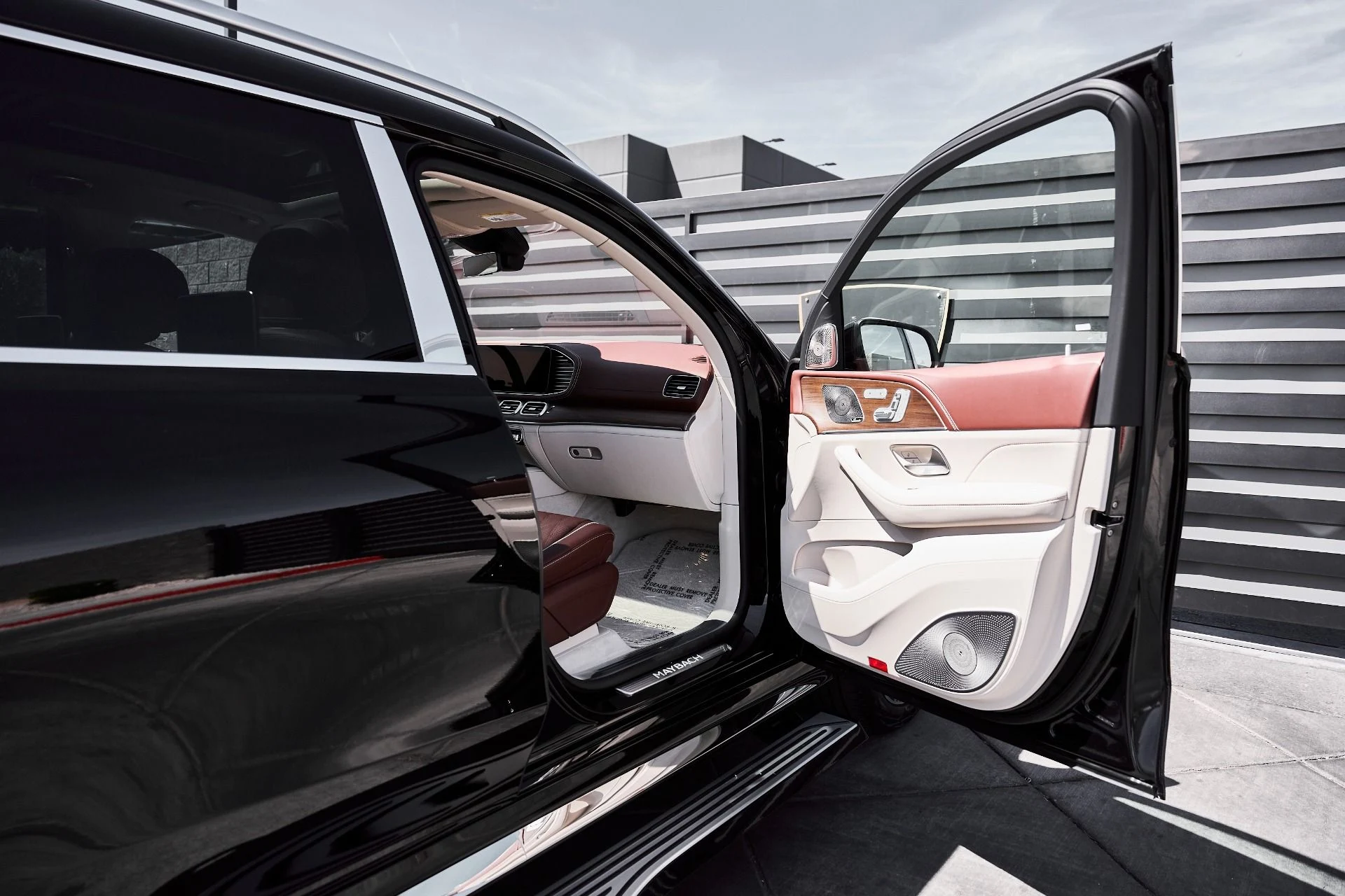 mph022_207401579_Used_2026_Mercedes_Benz_GLS_Maybach_GLS_600_1776732768_3af9a953ca