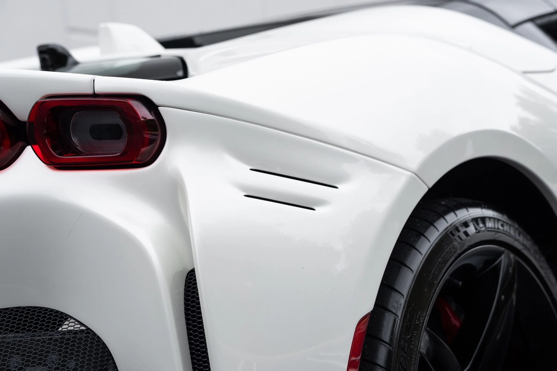 mph022_2089862935_Used_2024_Ferrari_SF_90_Spider_1775624639_2b21e58724