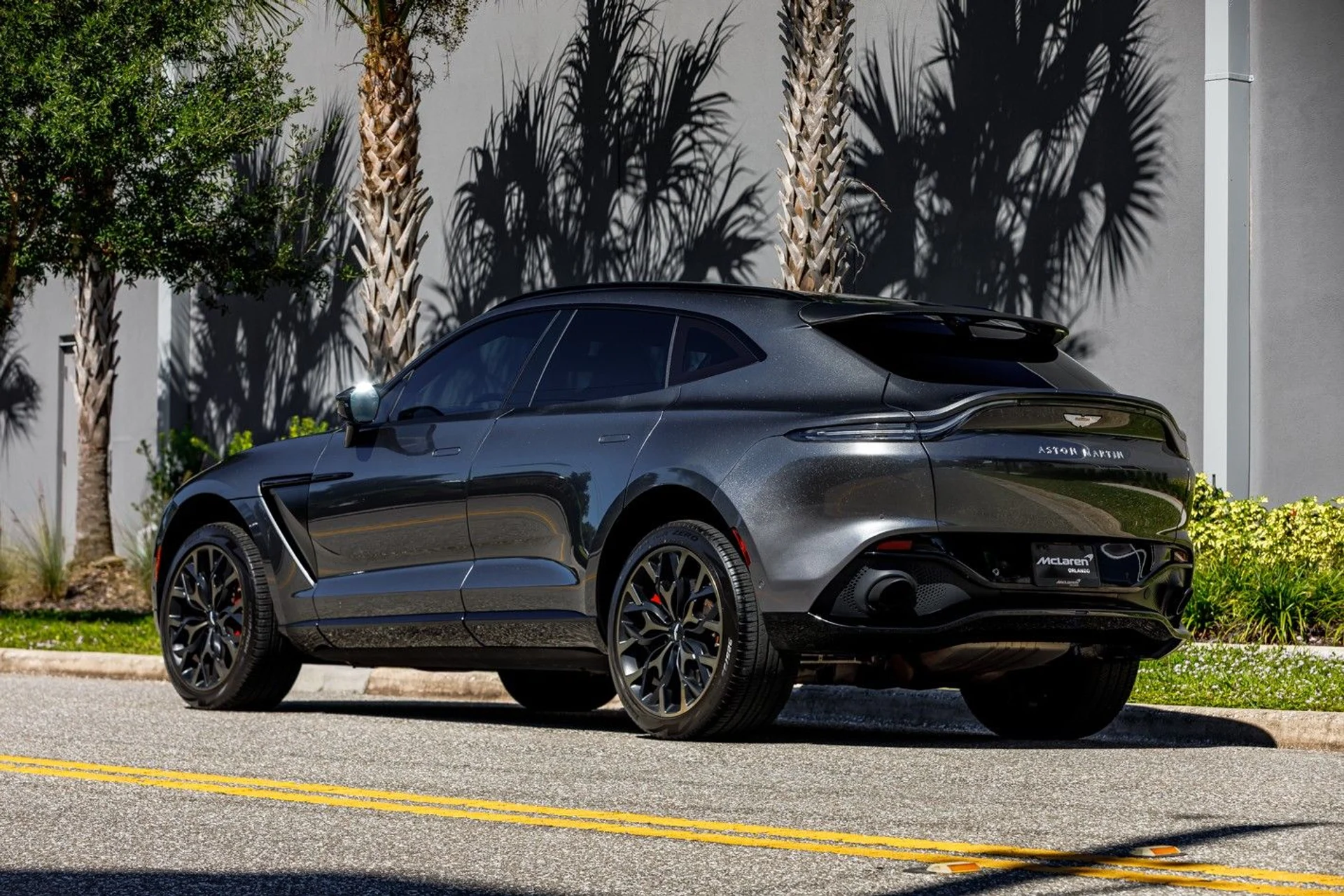mph022_209536620_Used_2021_Aston_Martin_DBX_d64f2dcd2e