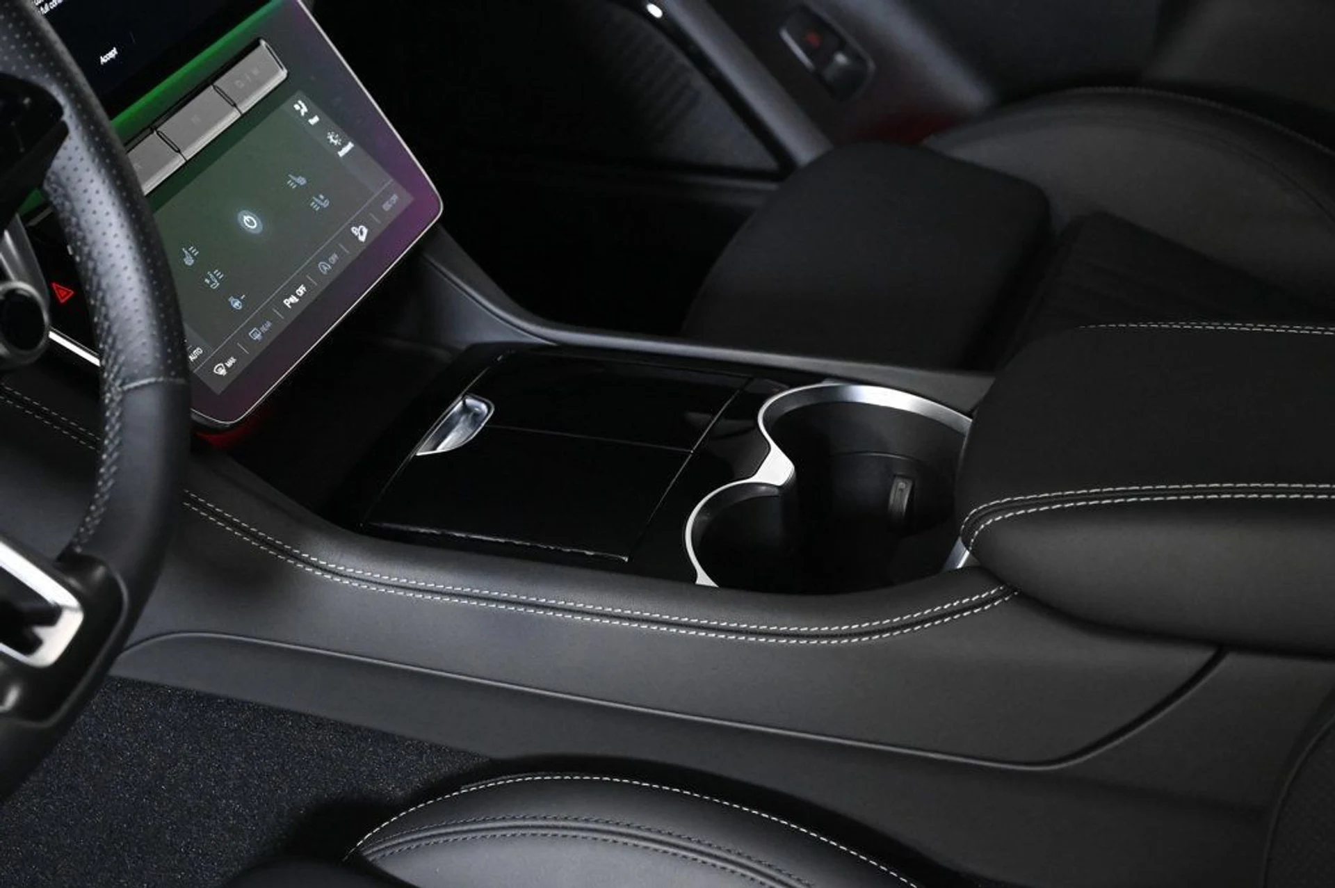 mph022_2101479188_used_2025_maserati_grecale_modena_11350_22967716_22_1024_d3b7865a0a