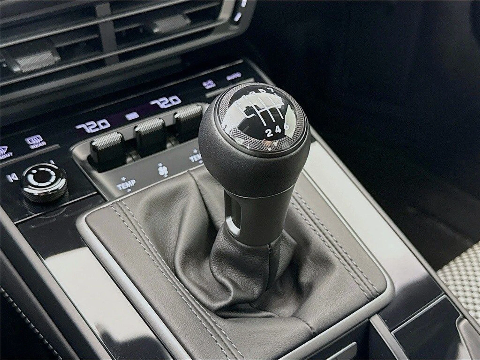 mph022_2113247061_5ce2fd716f498d3bfb48f9cf0a1a54a8x_e926390208