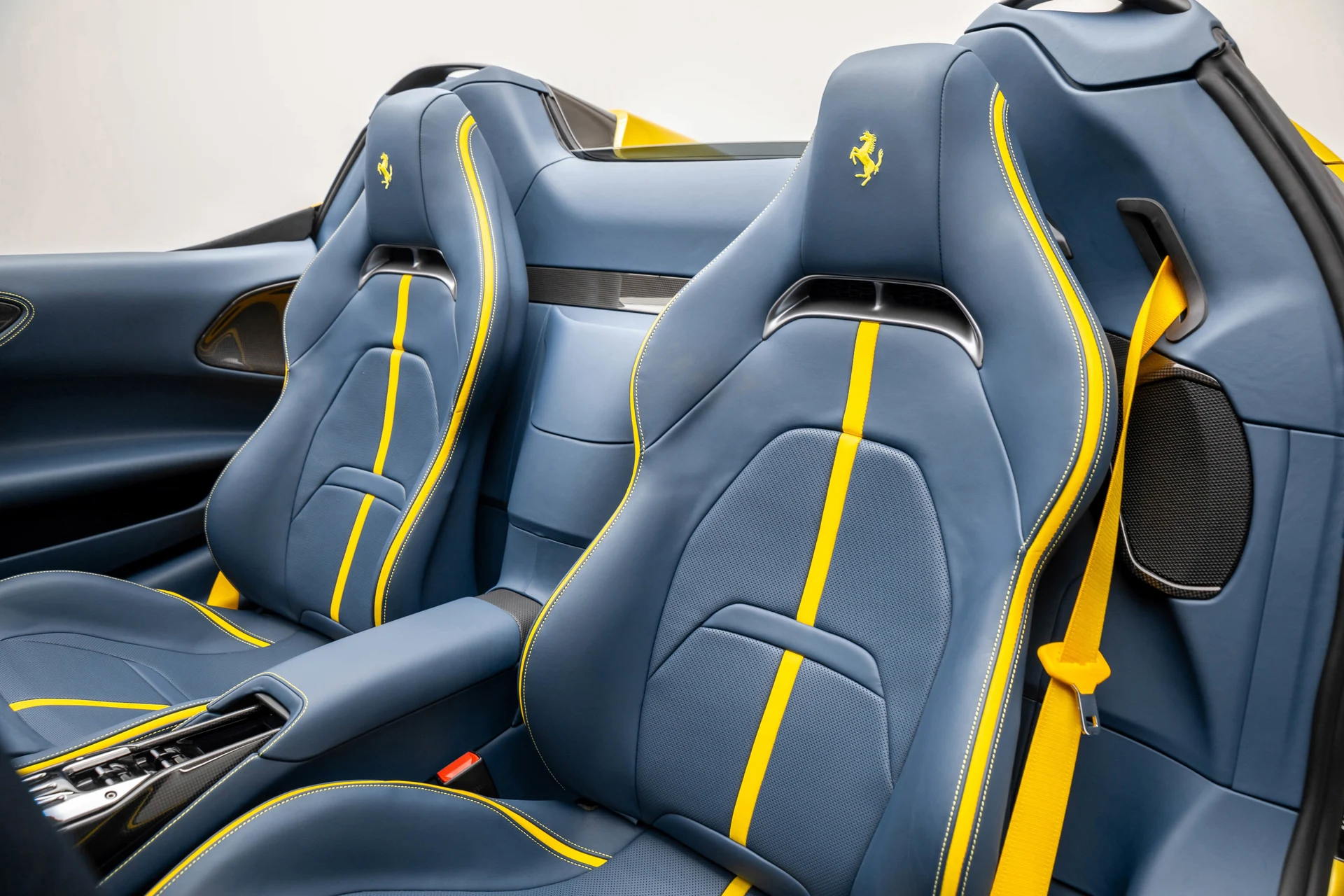 mph022_2115056030_b525699f1a5b4cf4bba68f875b98994e_e65882599b