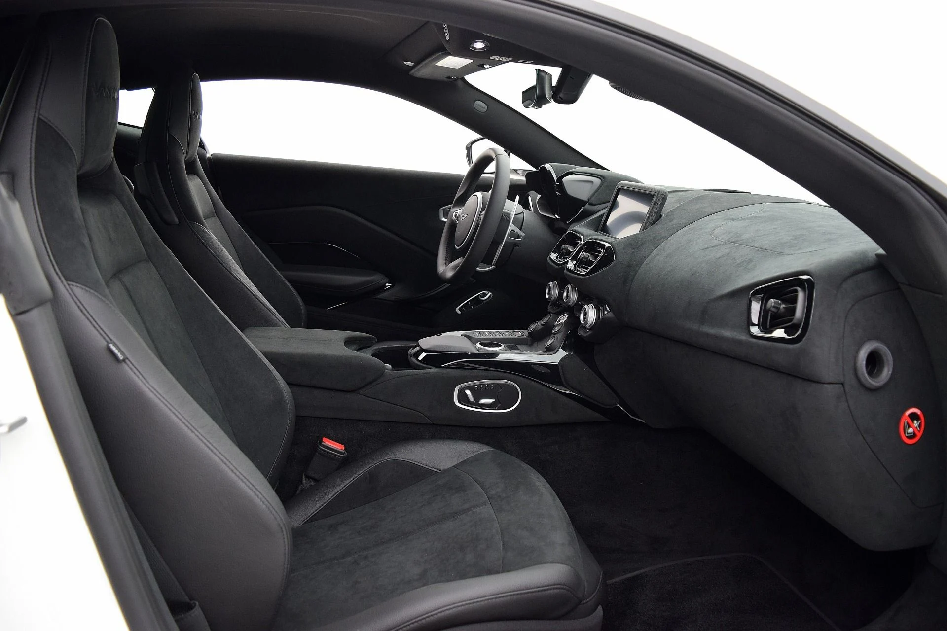 mph022_2117671396_Used_2020_Aston_Martin_Vantage_Coupe_b9dbb38f1a