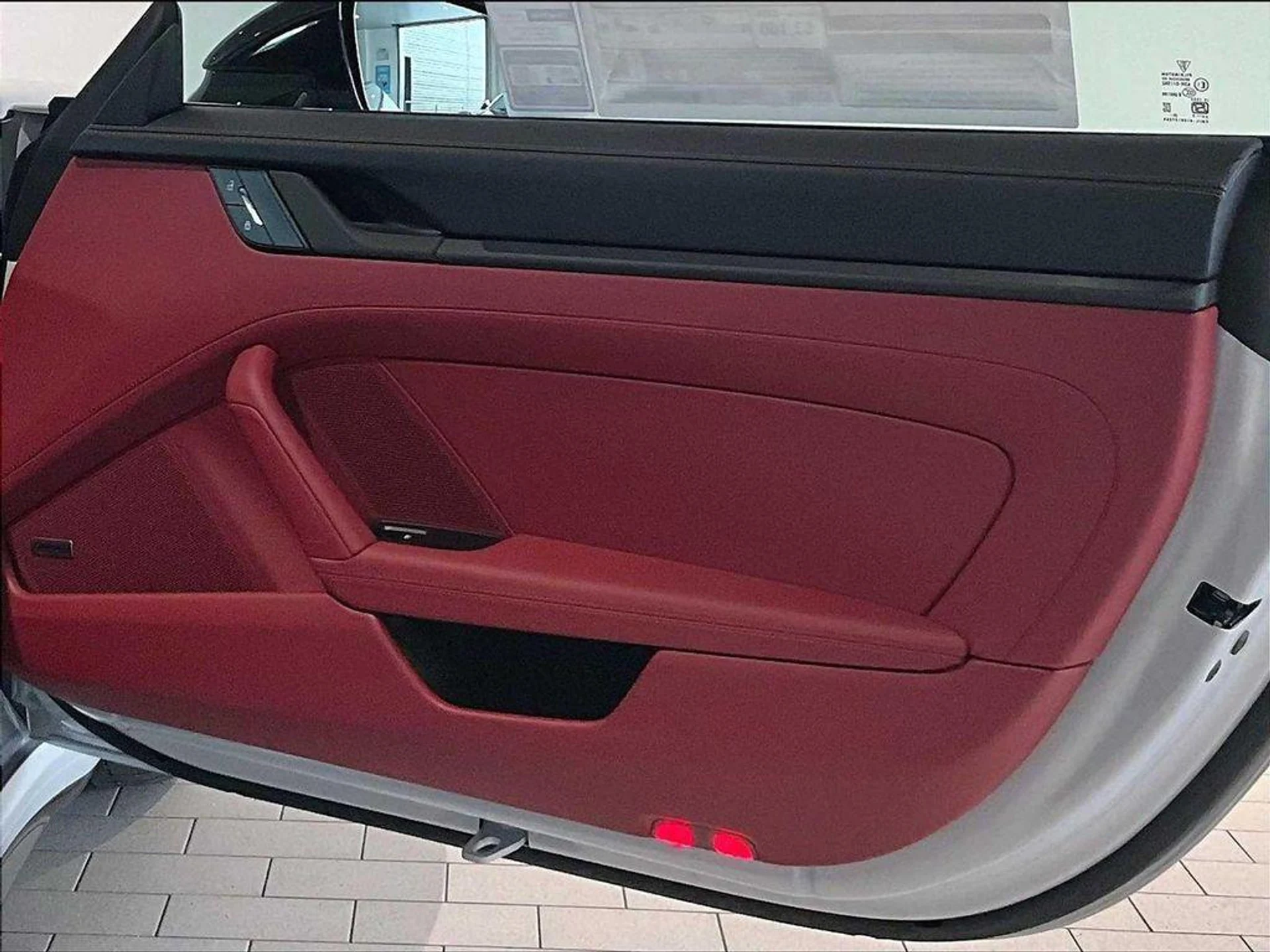 mph022_2127810298_L4_z_I8z67_Rtu_DF_Ui_B_pu_Pnsq_KDA_e02d197db0