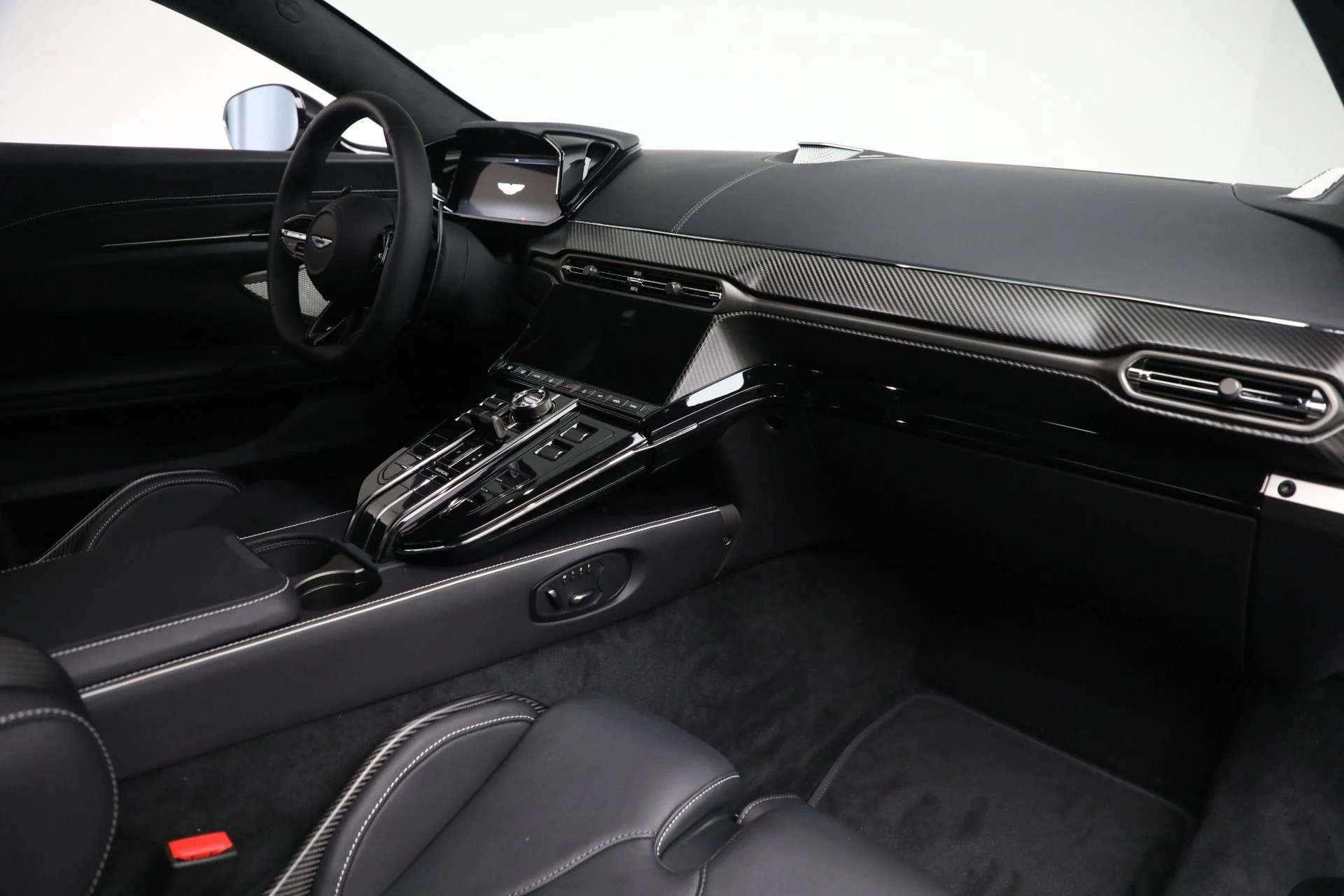 mph022_212809273_New_2025_Aston_Martin_Vantage_1ecf68b3ed