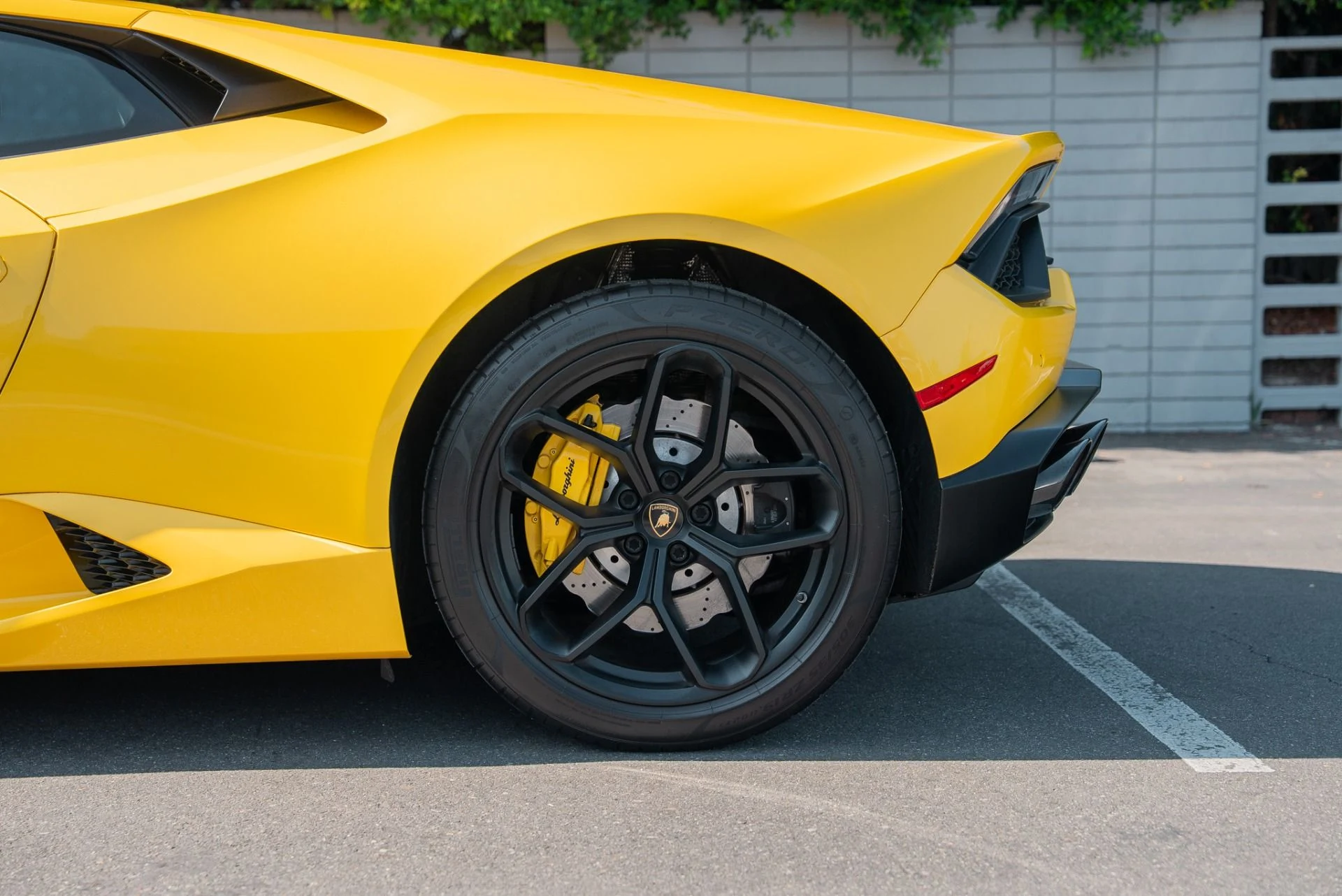 mph022_2128474360_Used_2018_Lamborghini_Huracan_LP_580_2_1762289056_e08968db45