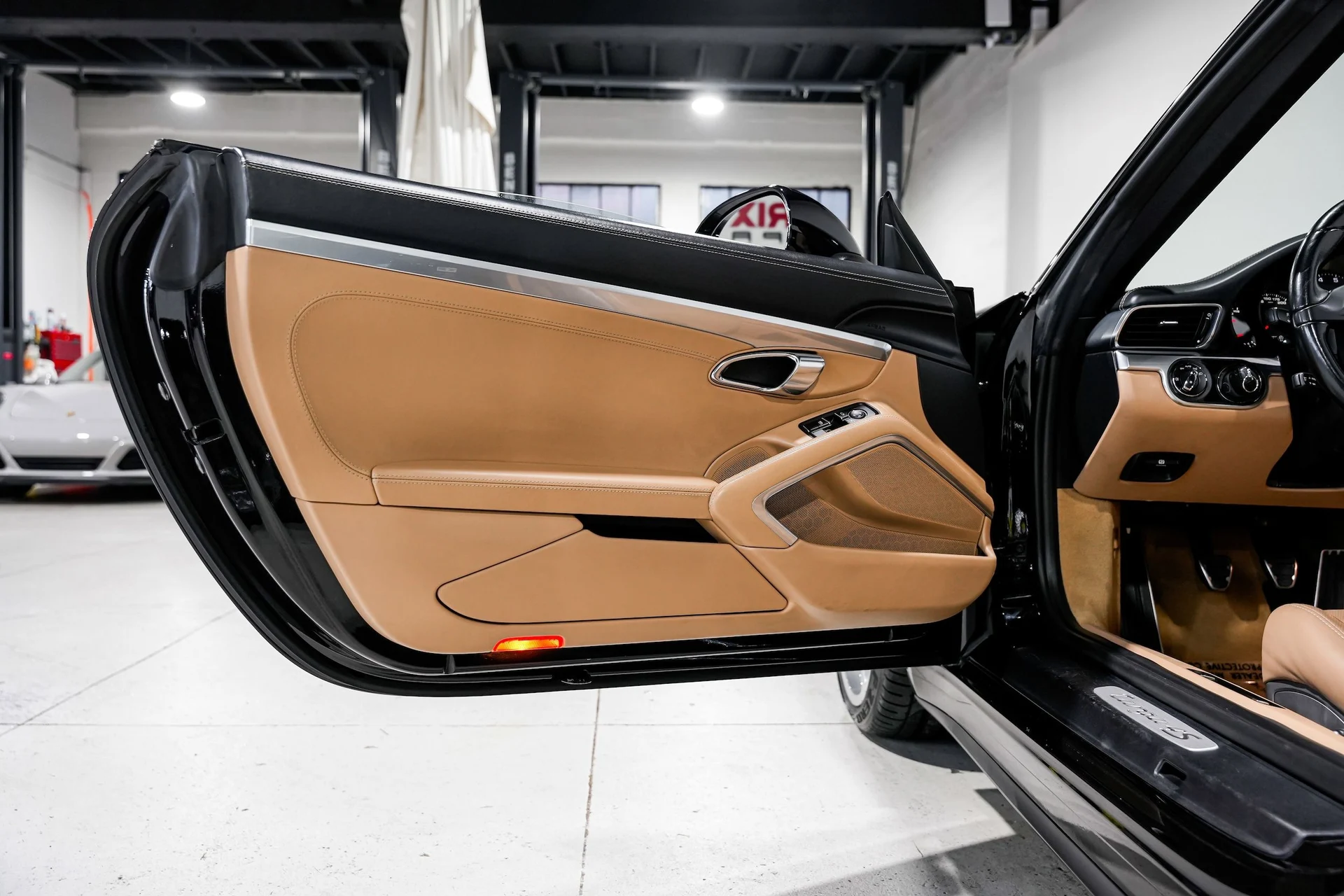 mph022_2130193551_c4e5ed62fd74b65c87482b474f636b9ax_5689f9cf9e