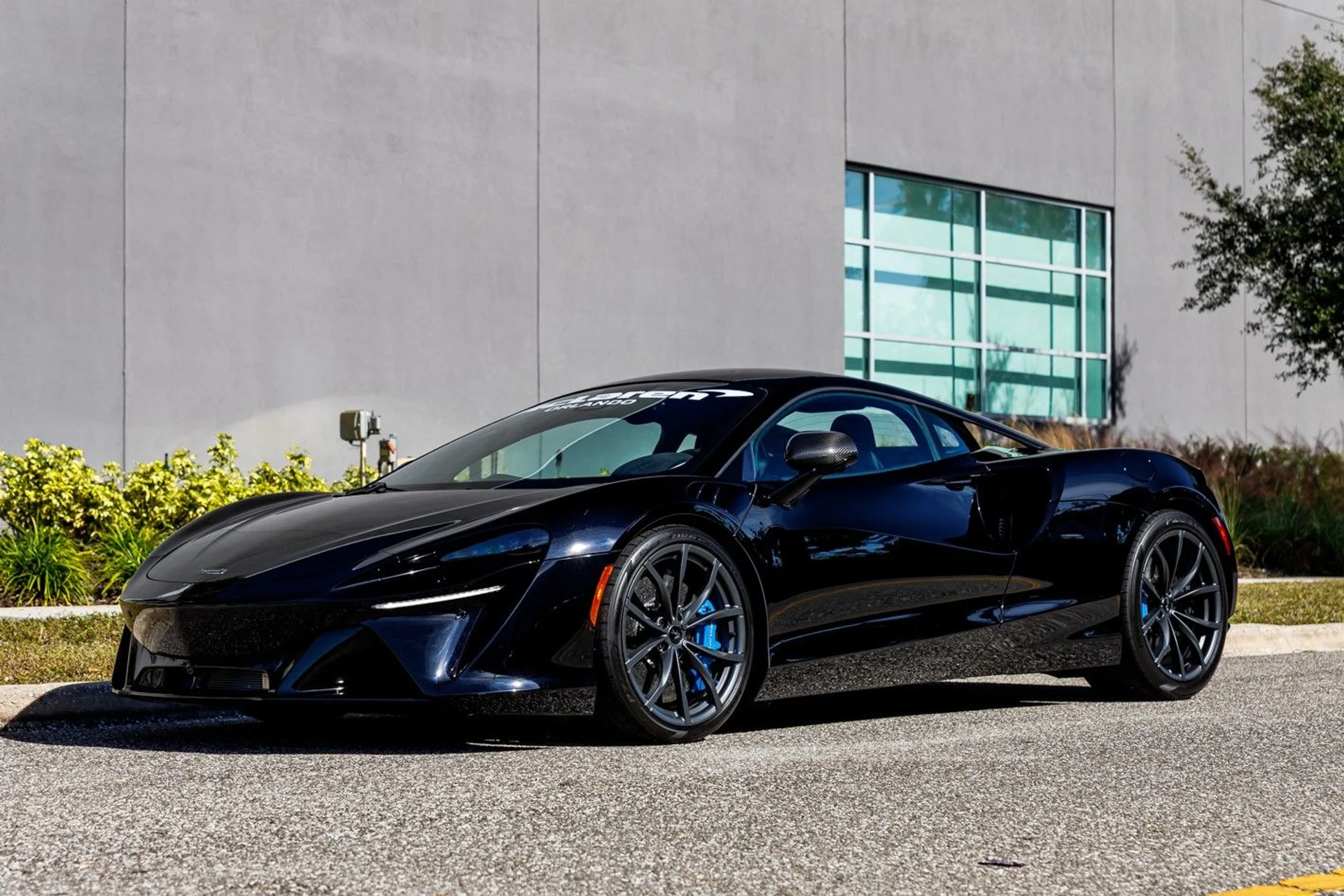 mph022_2133316390_396_p23_l_e708701225