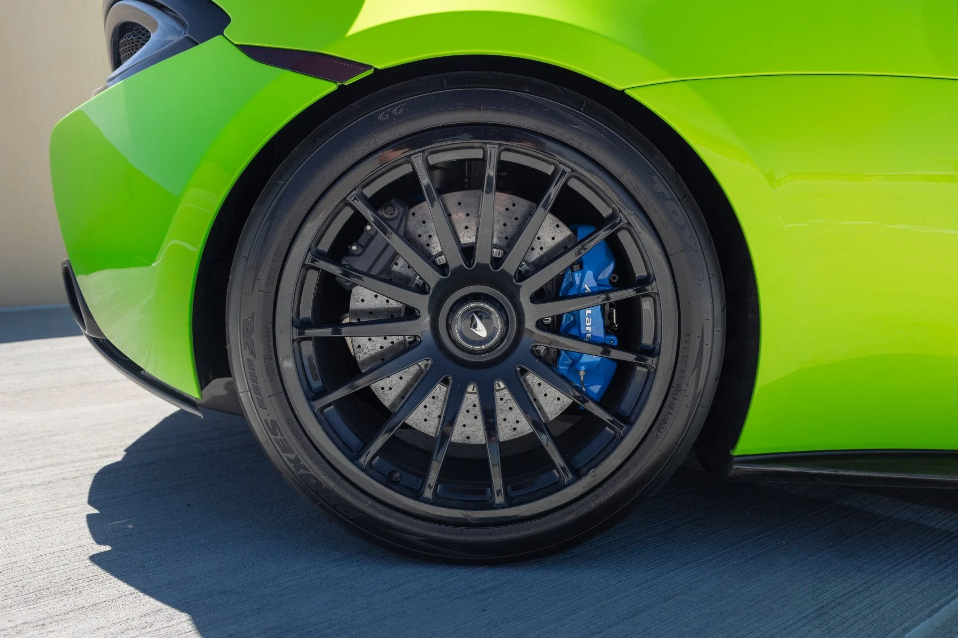 mph022_2135929500_Used_2020_Mc_Laren_620_R_1783549747_3718bfb553