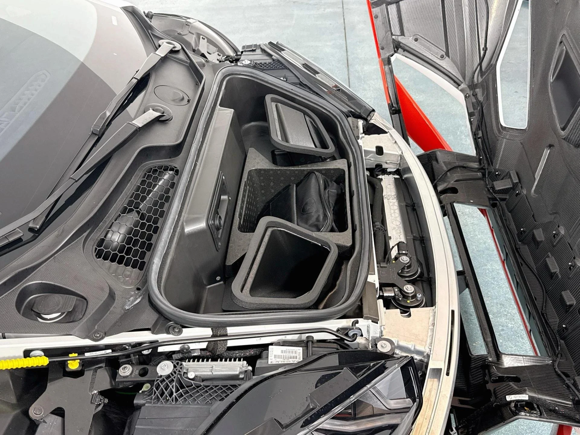 mph022_2136741217_Used_2022_Lamborghini_Huracan_STO_1789147585_522b9af13e