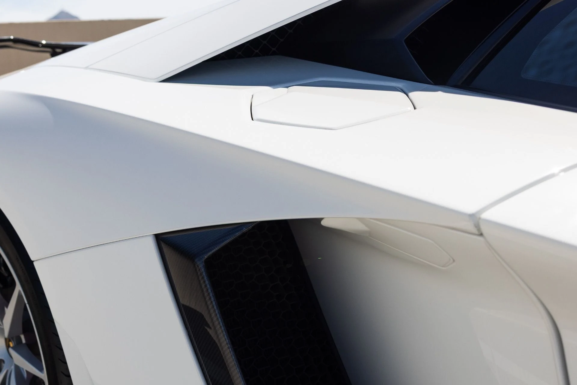 mph022_2137373927_Used_2015_Lamborghini_Aventador_LP_700_4_1785451056_5c7e39f864