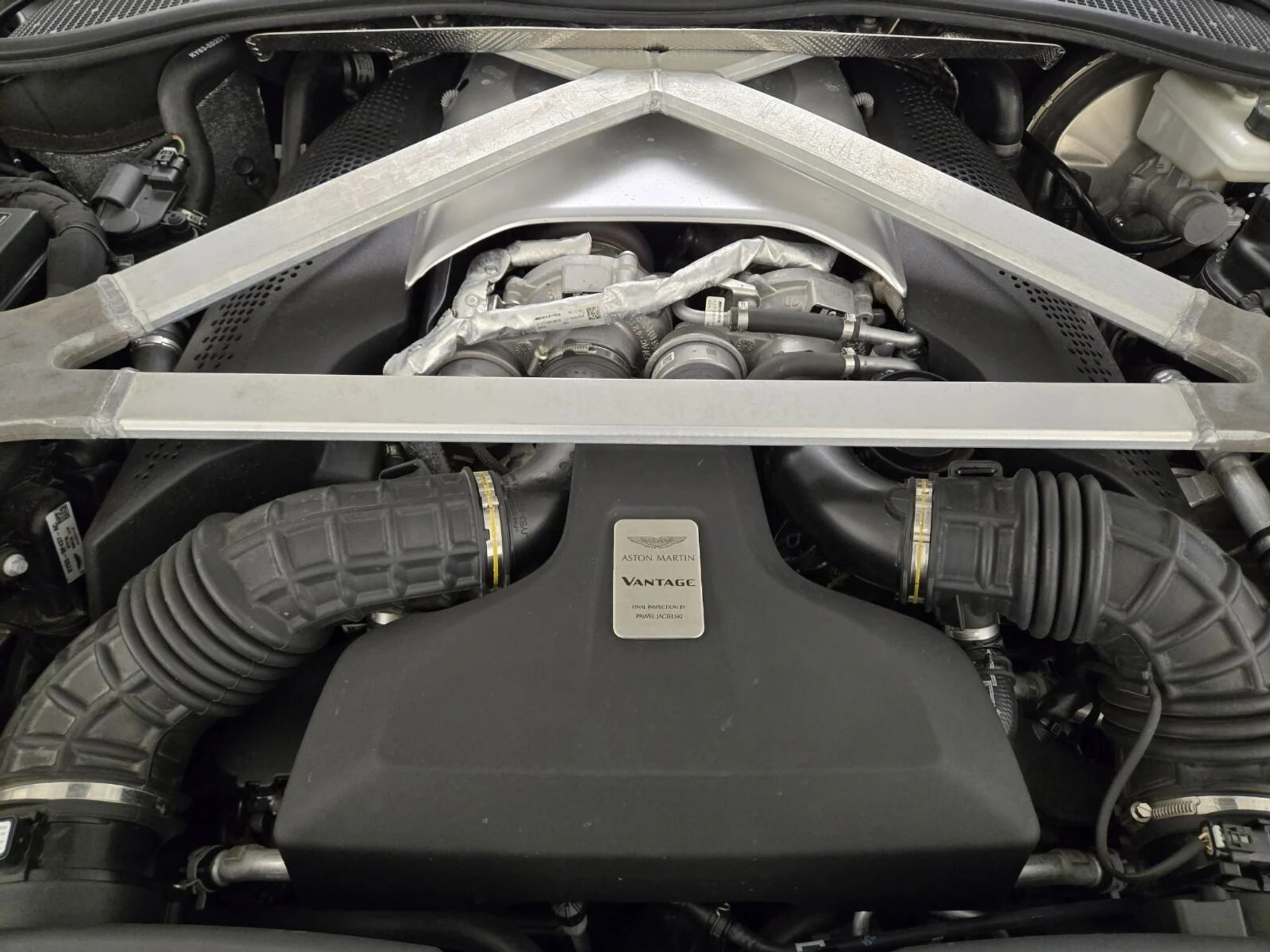 mph022_214256899_Used_2019_Aston_Martin_Vantage_1756191183_e573f8322b