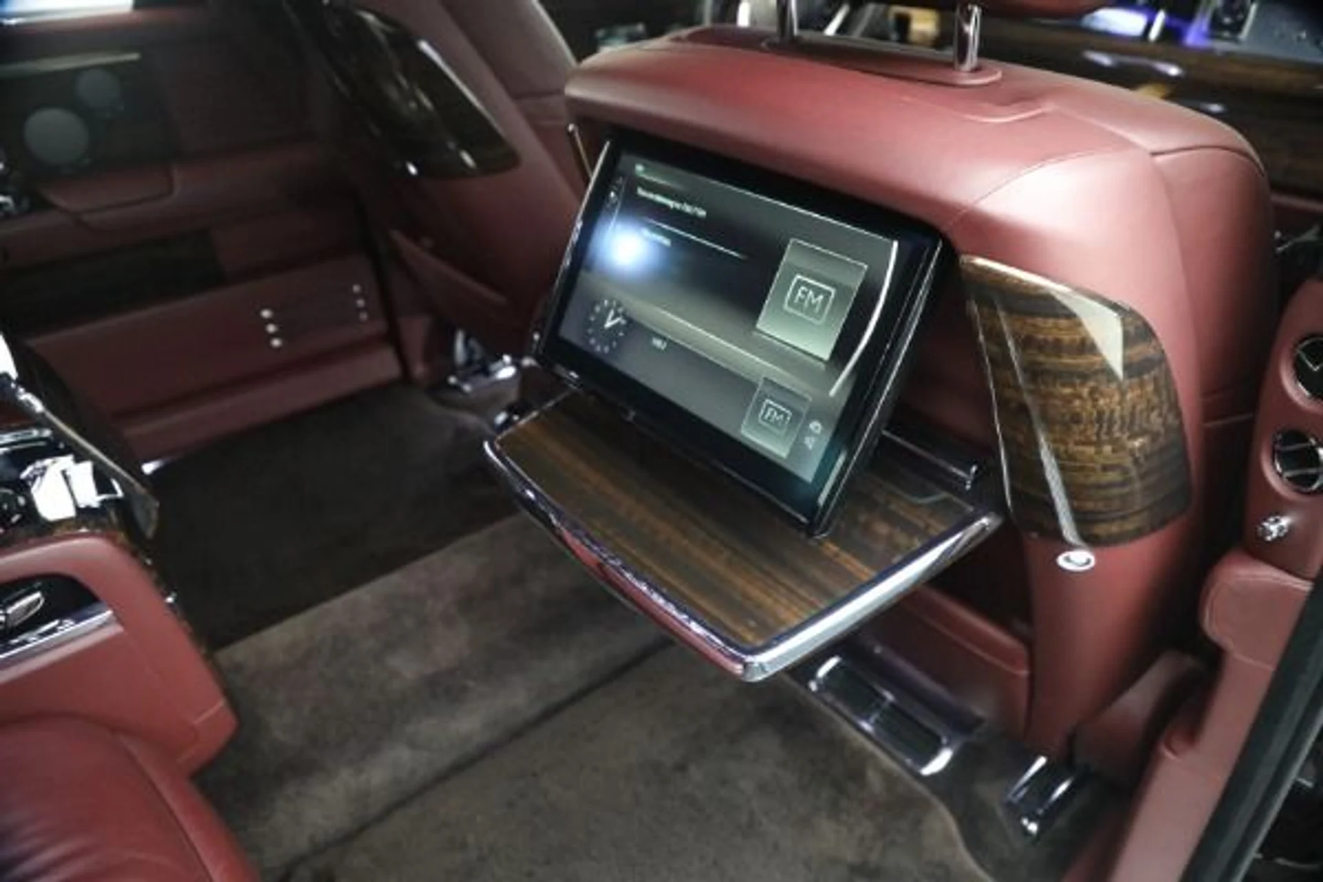 mph022_214265533_Used_2018_Rolls_Royce_Phantom_EWB_d5d7218830