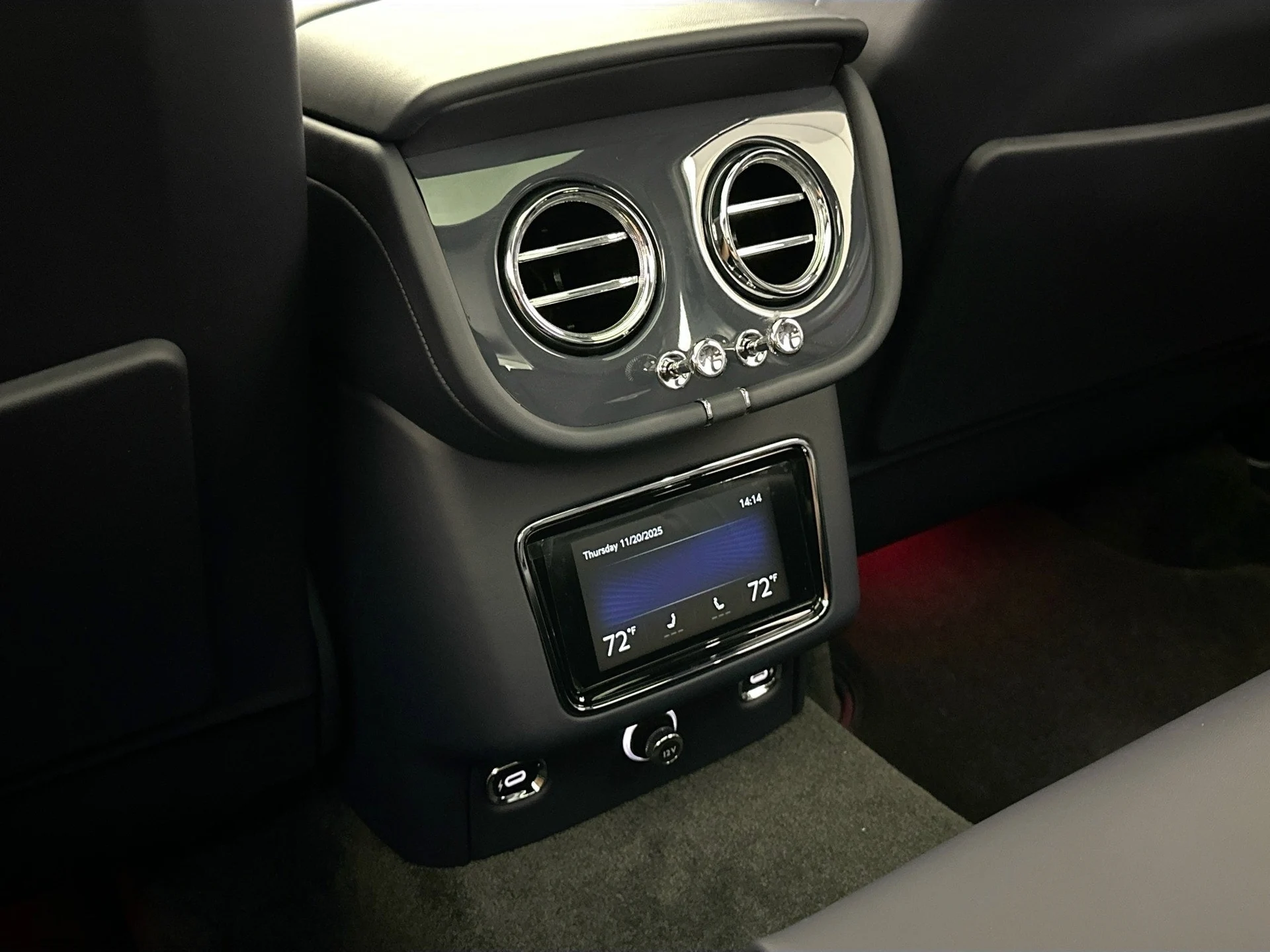 mph022_2144651624_23_b992c114c7