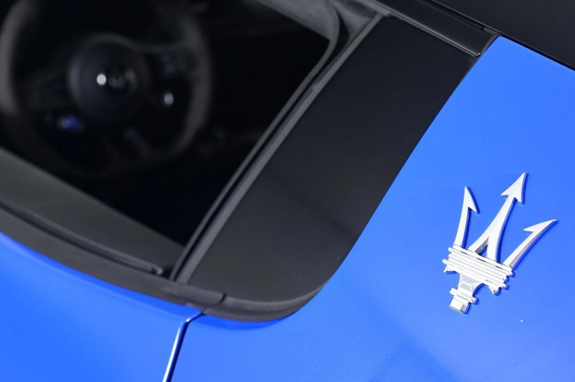 mph022_2150051997_used_2023_maserati_mc20_base_11350_22928498_22_1024_8fa9ff61c0