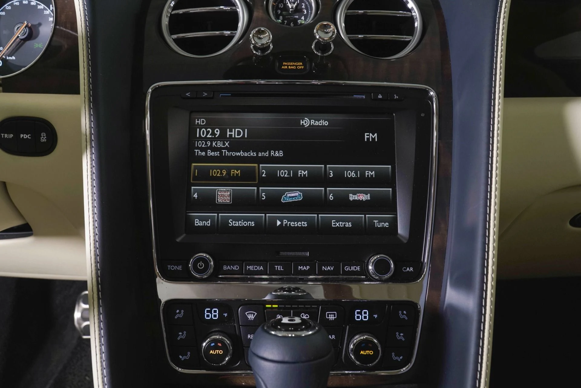 mph022_2151575327_Used_2014_Bentley_Flying_Spur_1787320963_6c47222ac5