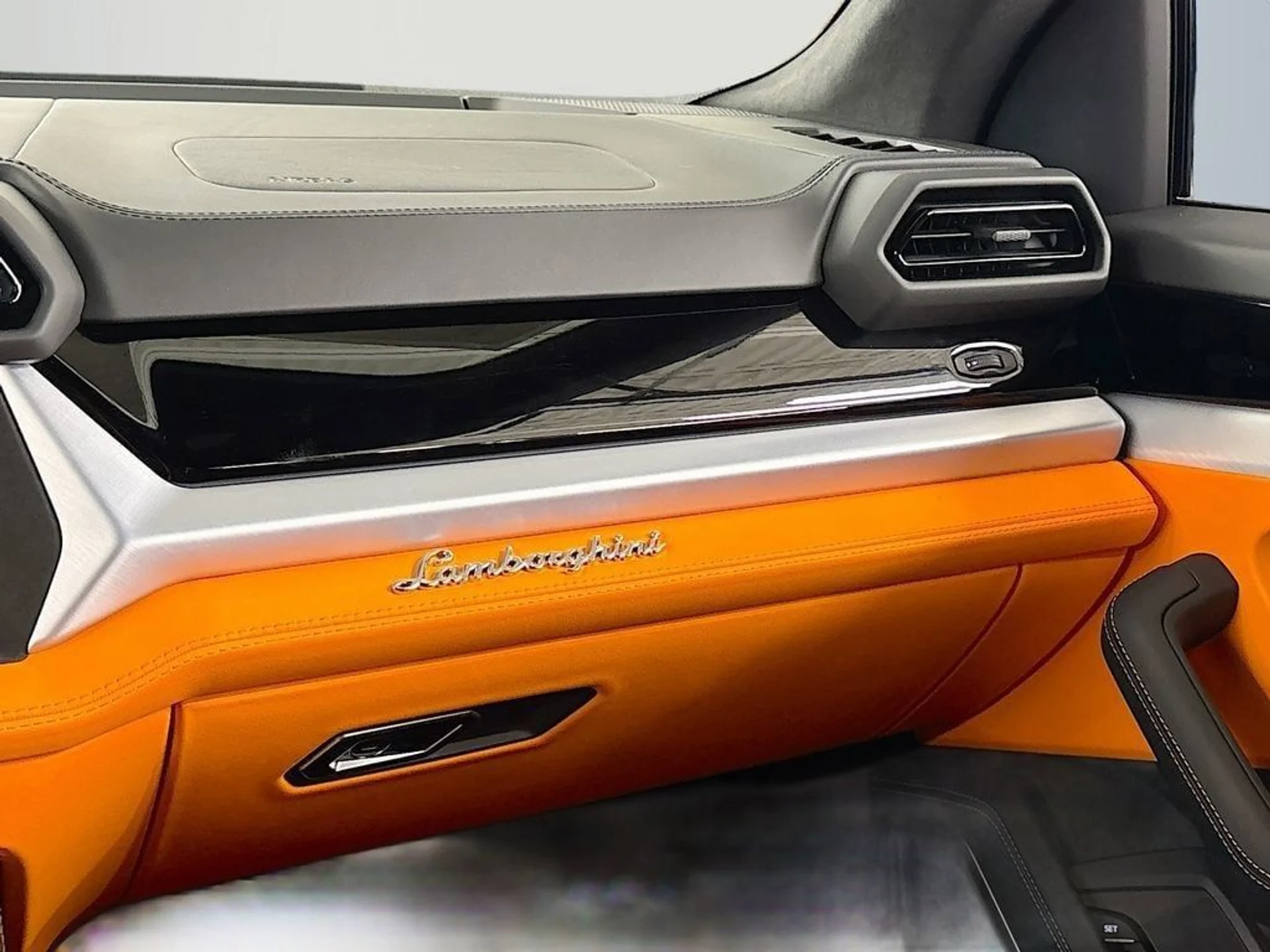 mph022_2152389201_cb37bb28353743f1a421fa19c07aaa79_c618422fae