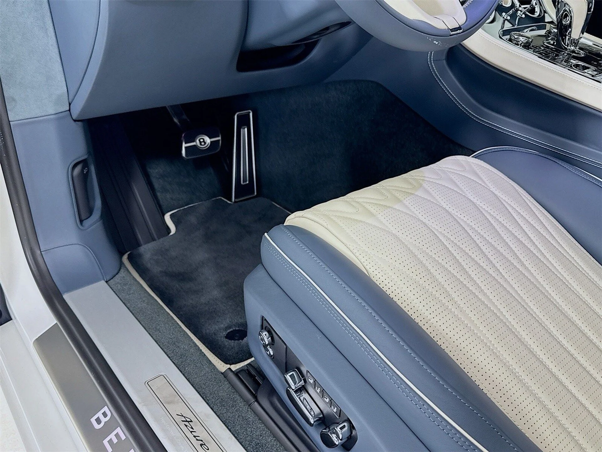 mph022_2152798076_fa150fe3f27a57bd5a97a1b5d5b8d994x_d93816ecdd