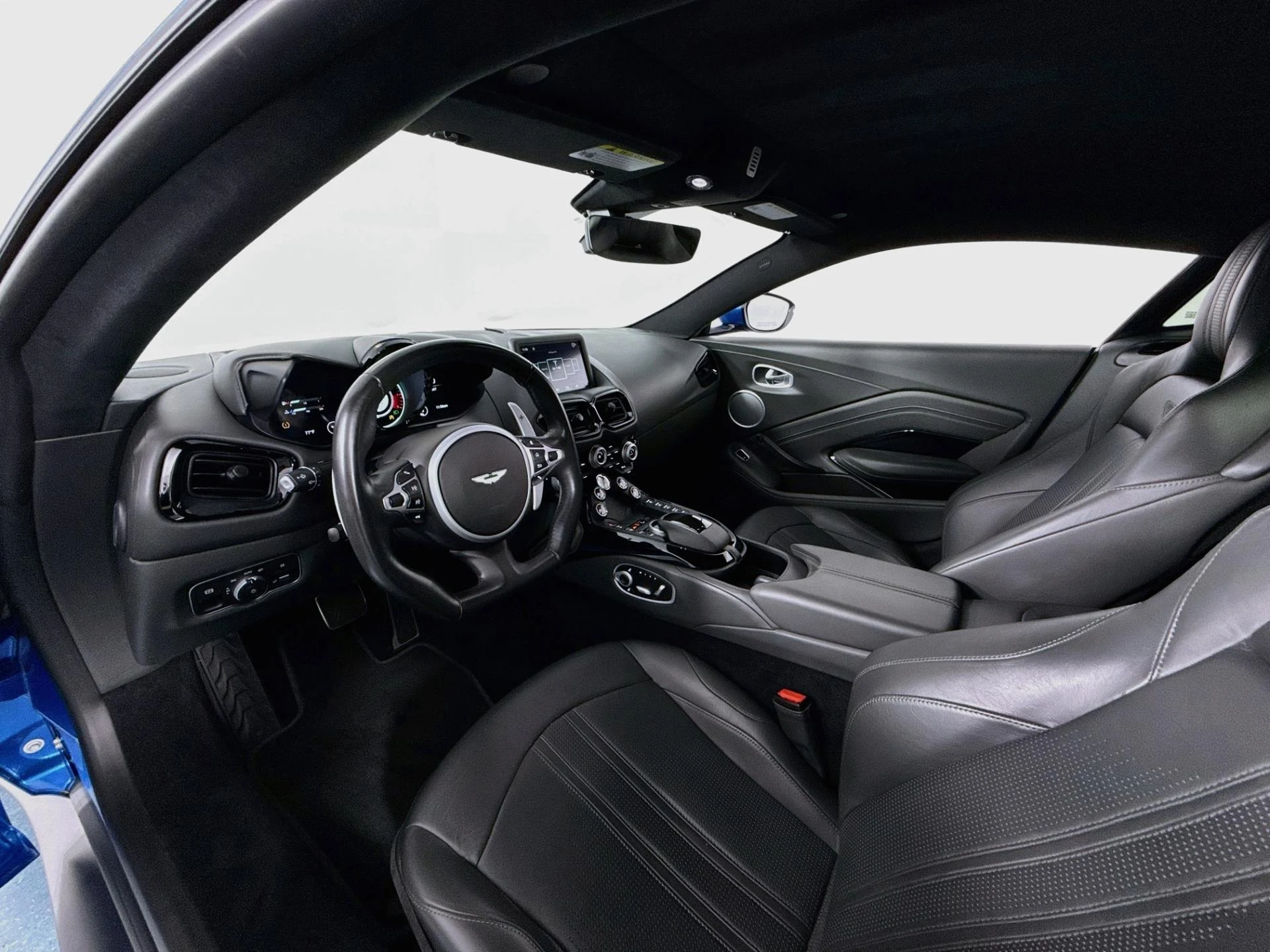 mph022_2153698533_Used_2020_Aston_Martin_Vantage_1791218628_0f3fa1d054
