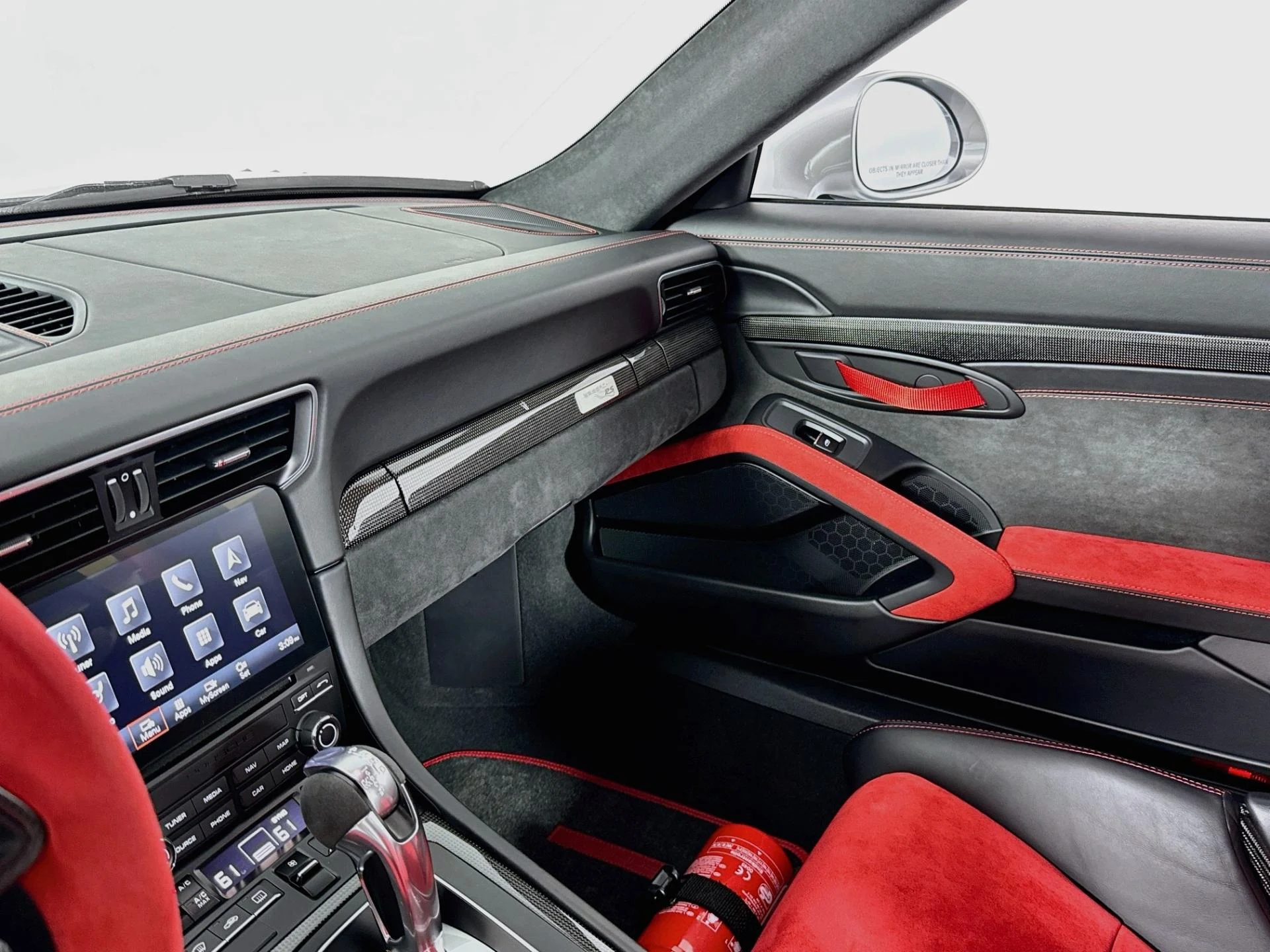 mph022_2157582381_Used_2018_Porsche_911_GT_2_RS_1785871772_753b9f6566